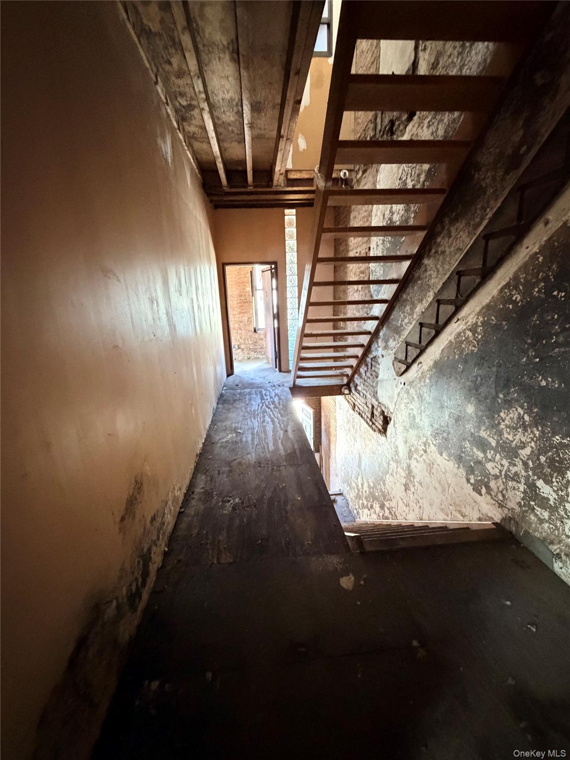 1510 Bryant Avenue Property Photo 8