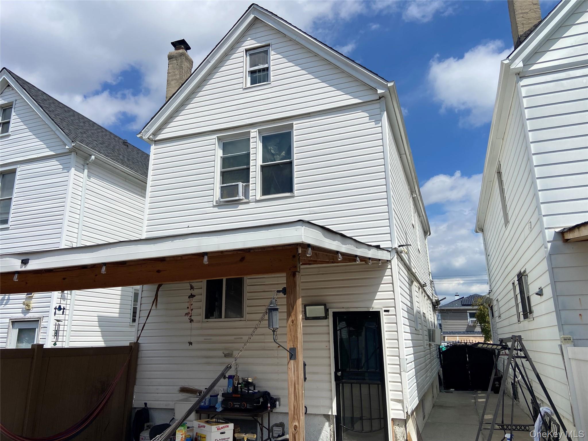 11912 144th Street Property Photo 2