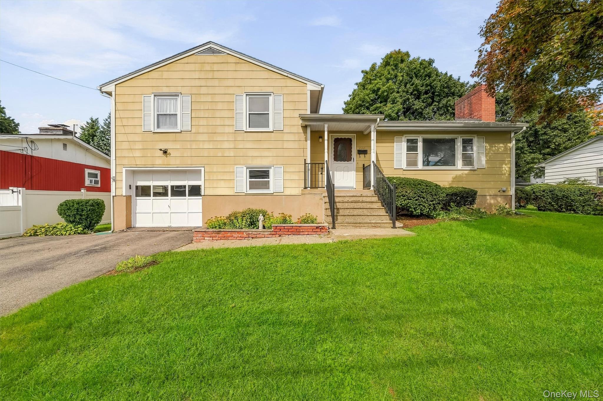224 Bleloch Avenue Property Photo 1