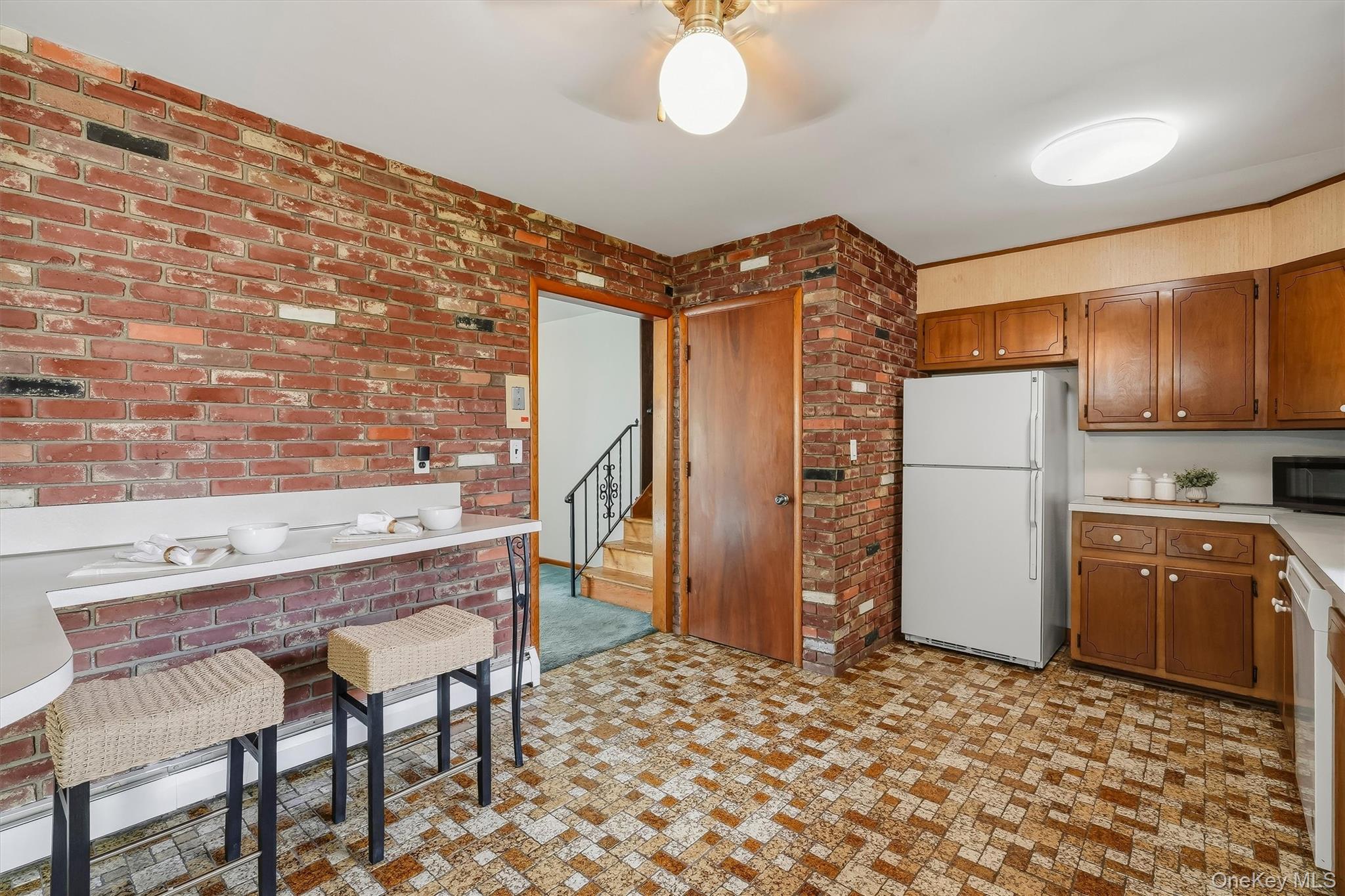224 Bleloch Avenue Property Photo 7