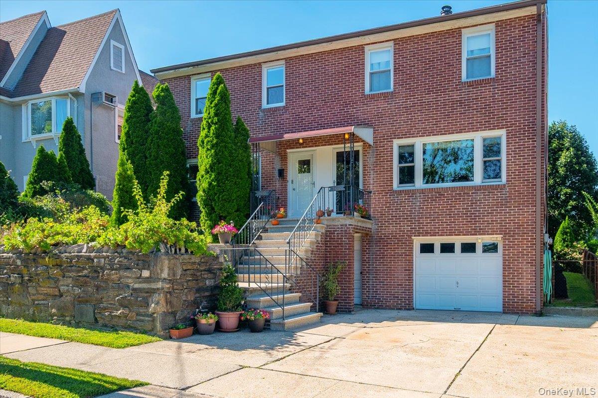 160 Park Avenue Left Side Property Photo 1
