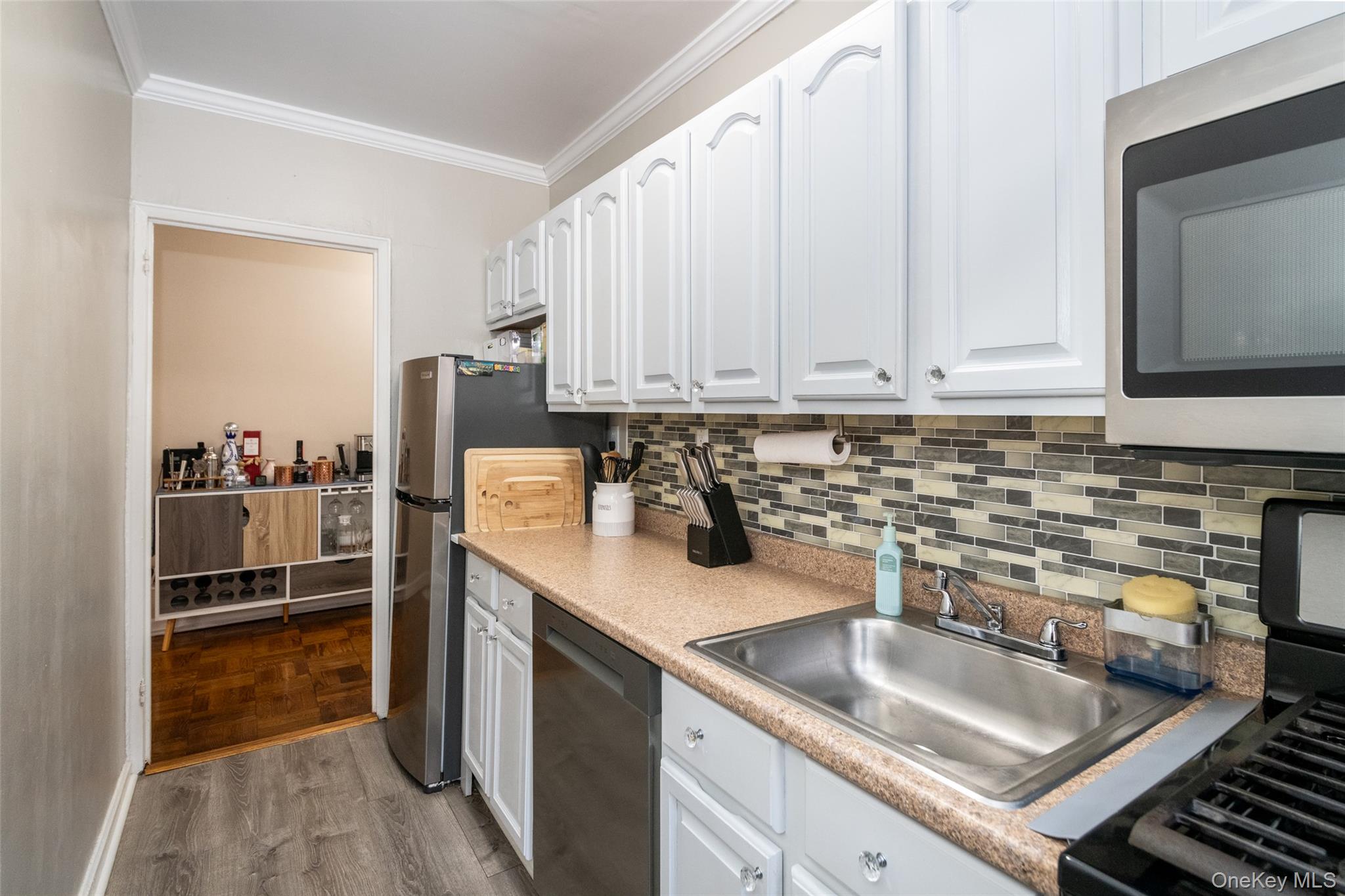 16 N Broadway 4j Property Photo 11