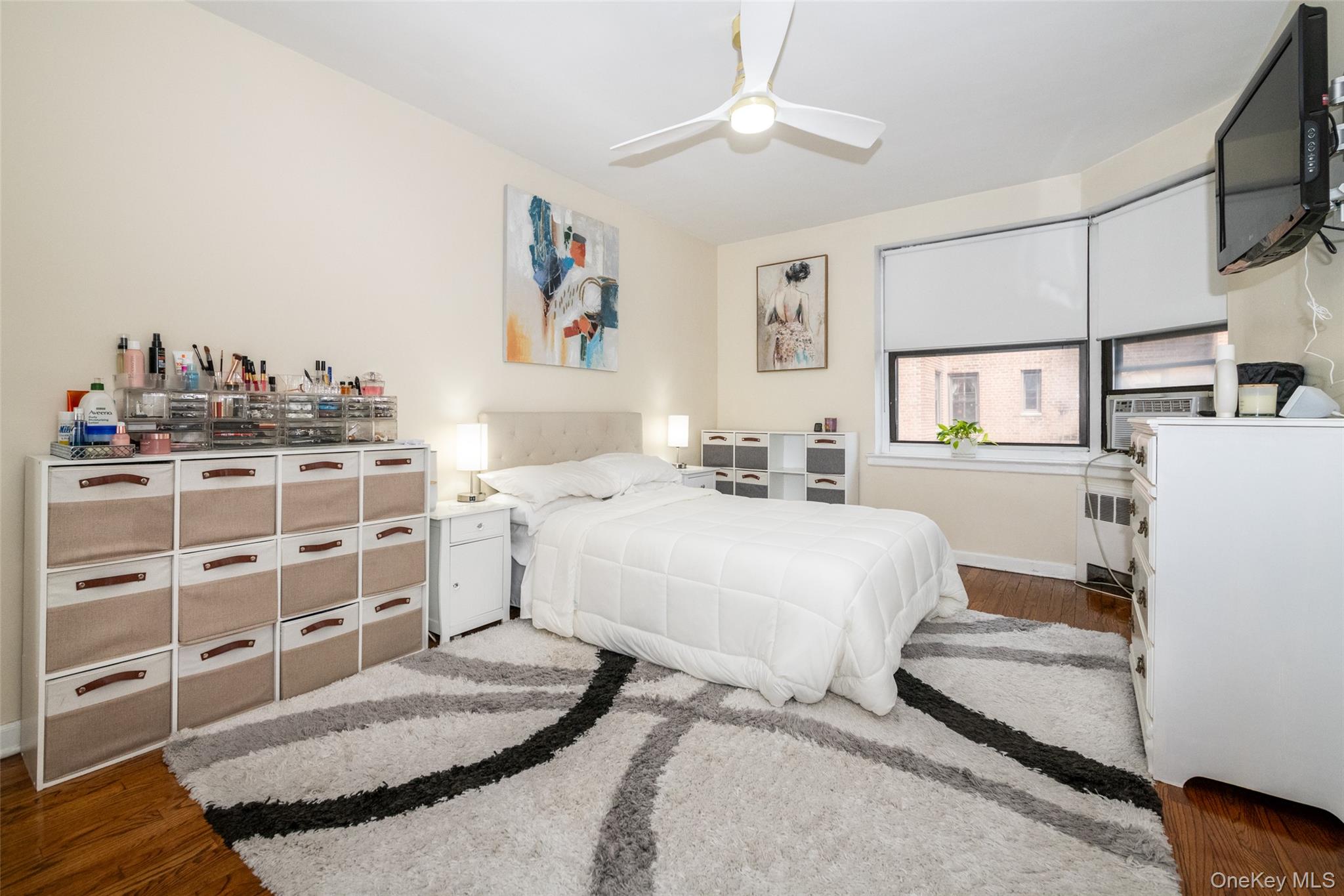 16 N Broadway 4j Property Photo 14
