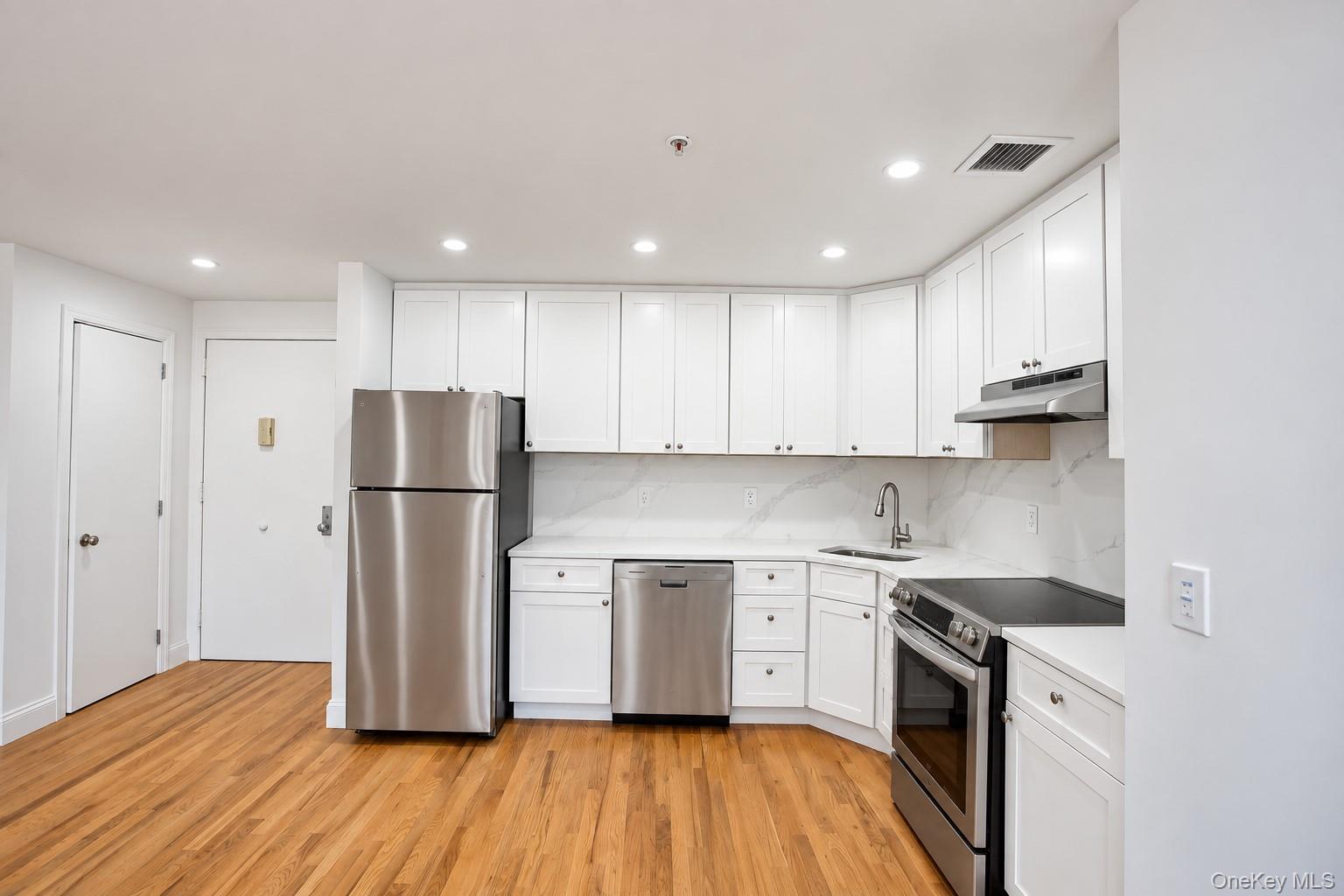 10 Franklin Boulevard 607 Property Photo 10