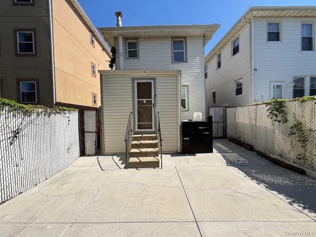 149 Beach 27th Street Property Photo 14