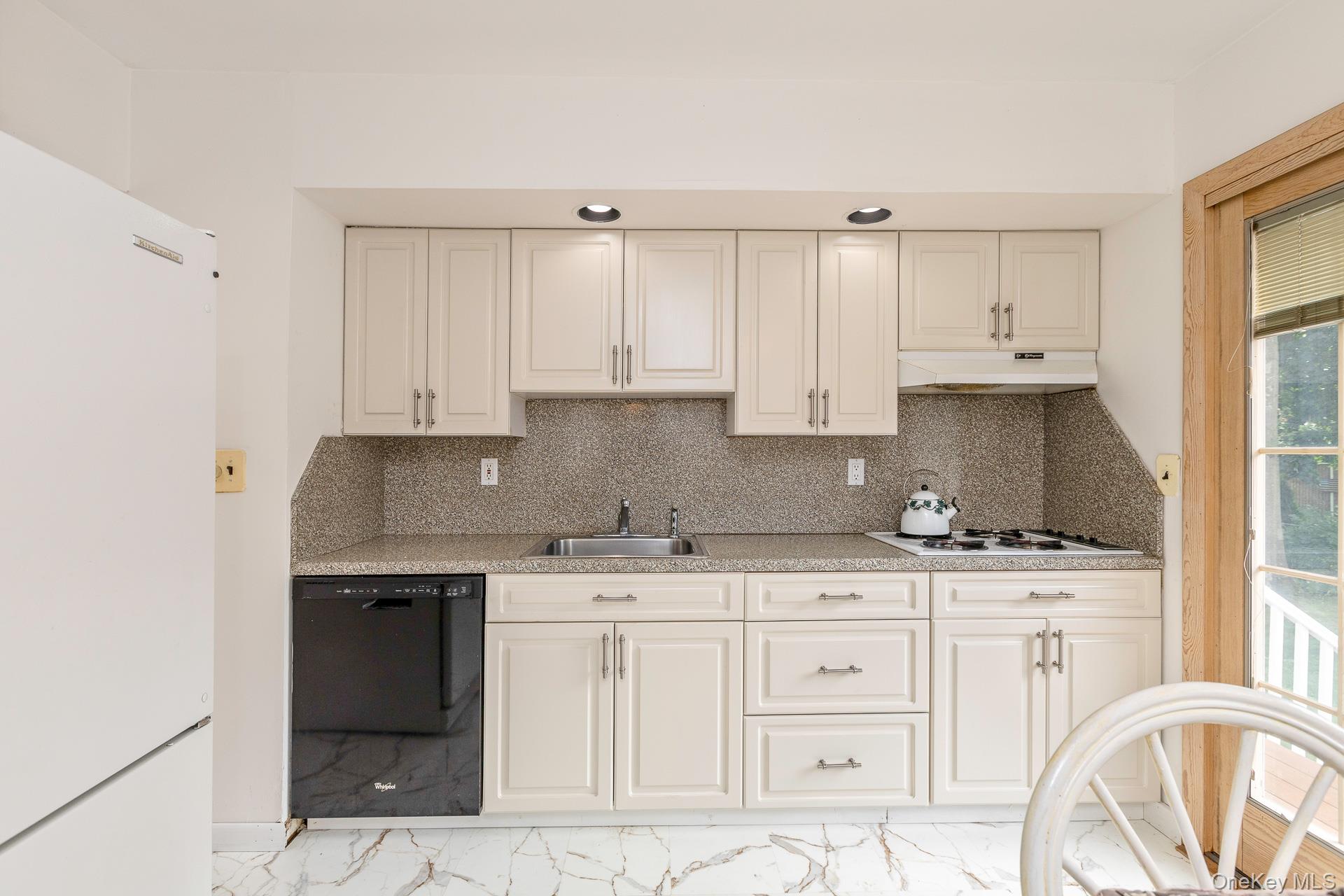 16 Arlington Avenue Property Photo 10