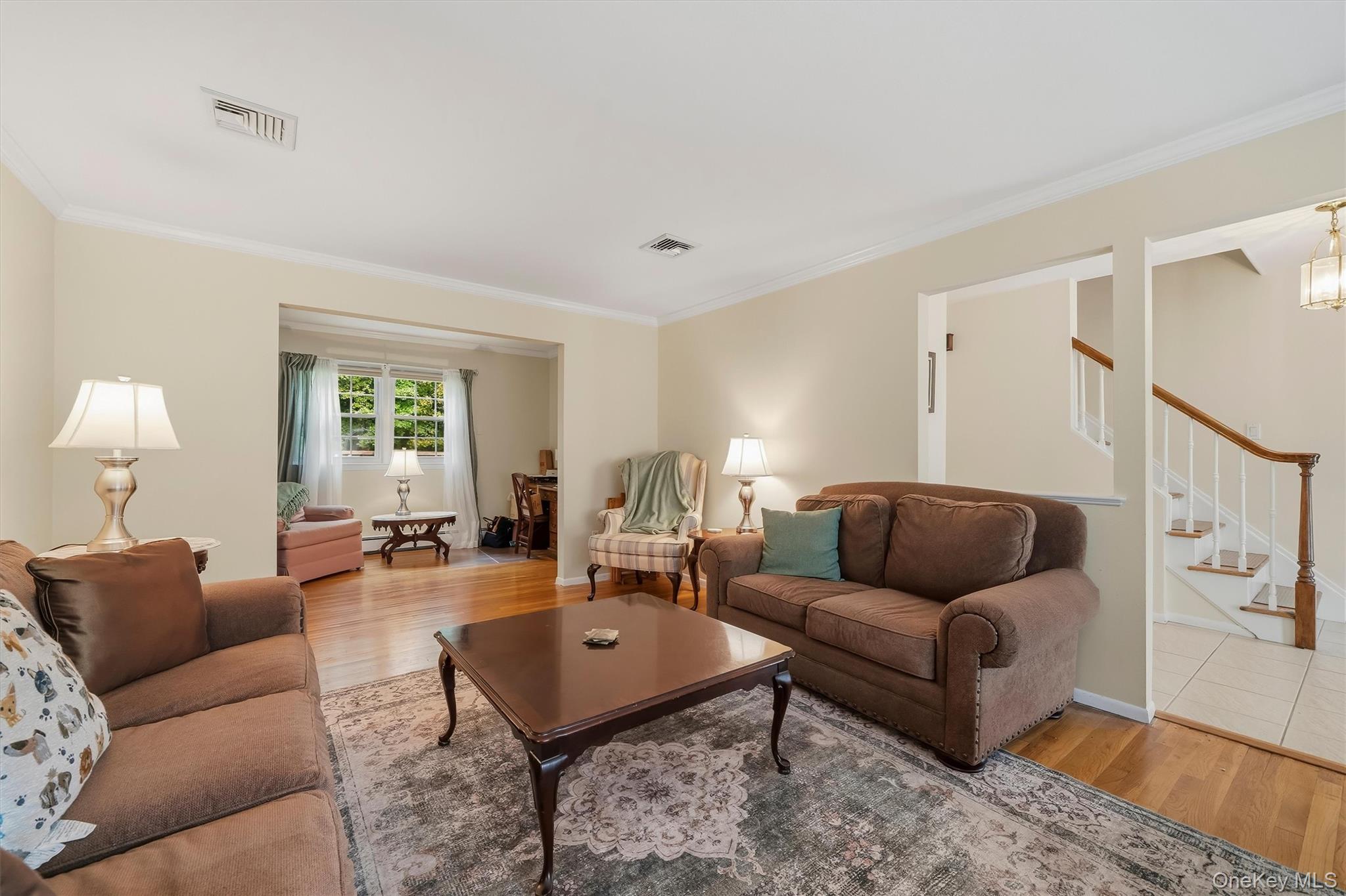 240 Center Street Property Photo 7