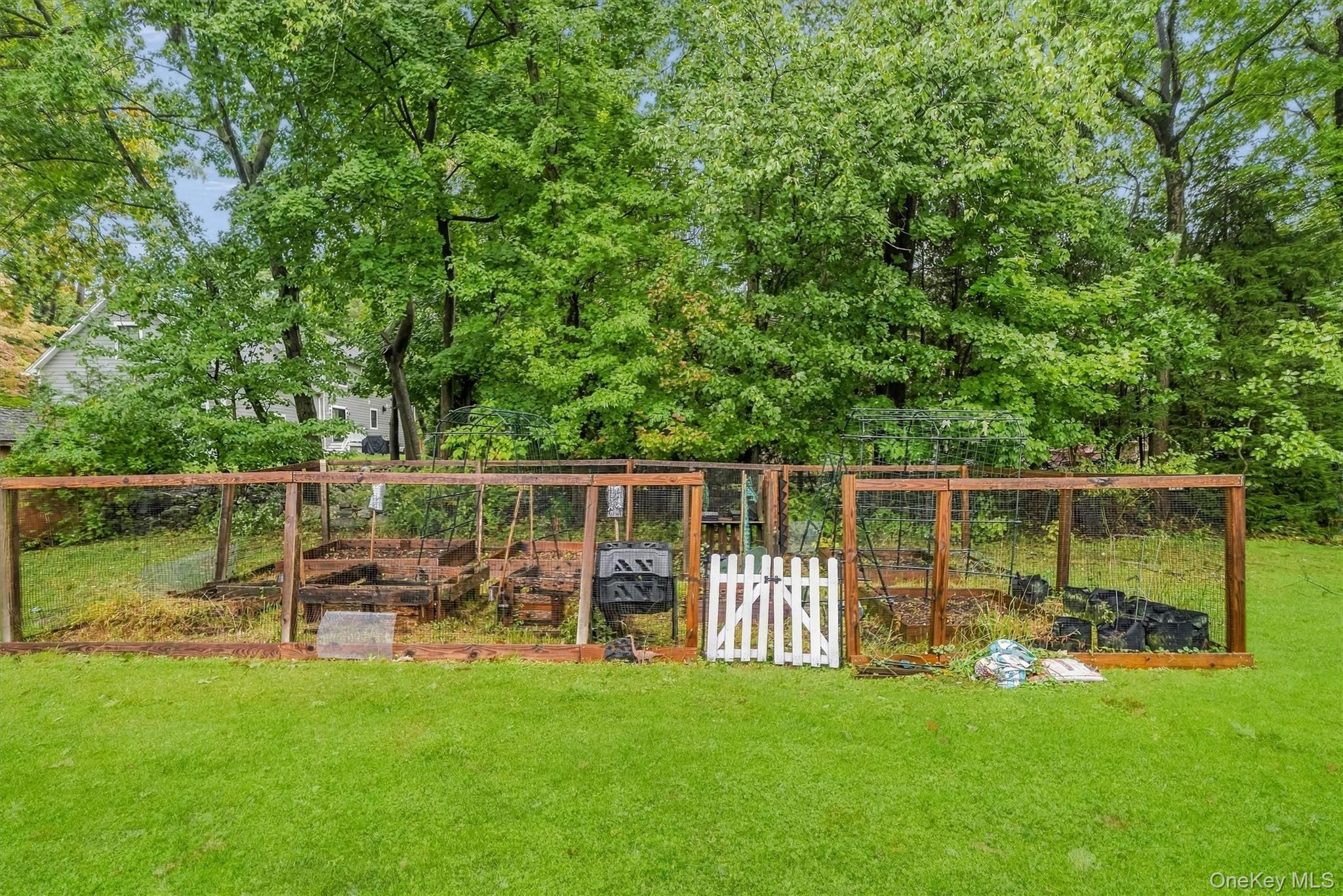 240 Center Street Property Photo 29