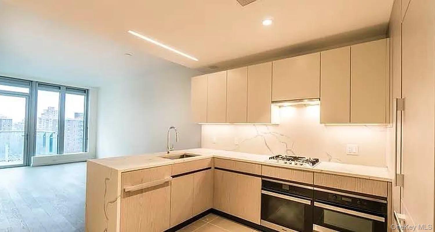 133-27 39th Avenue 6k Property Photo 2