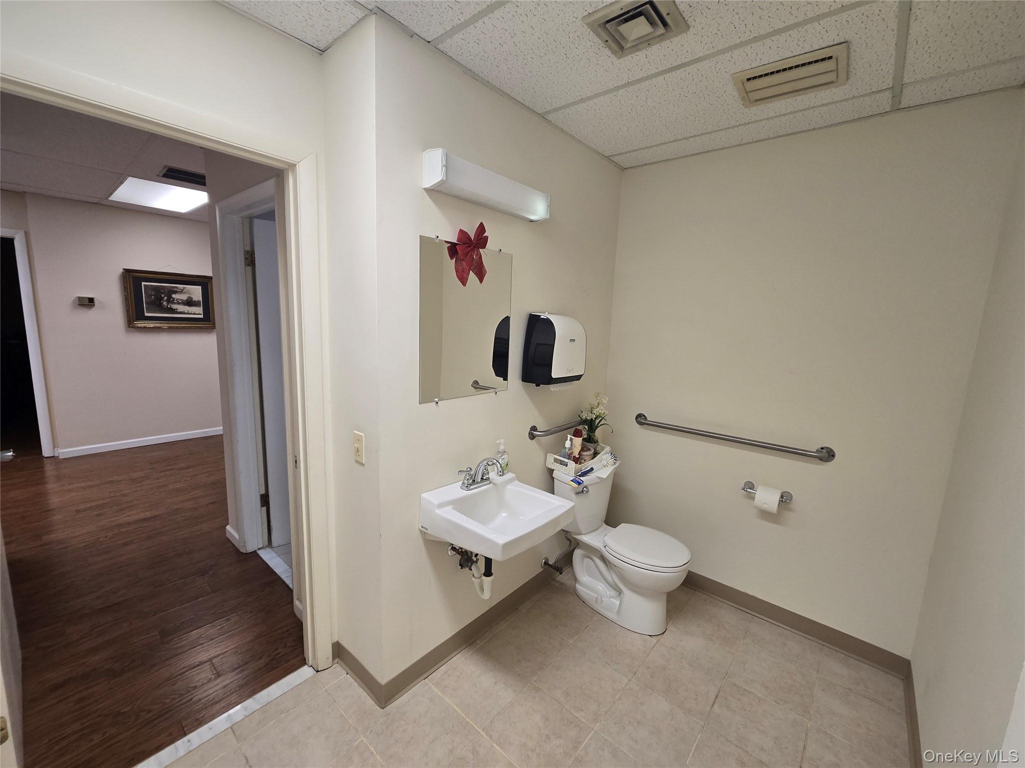 410 Gidney Avenue Property Photo 12