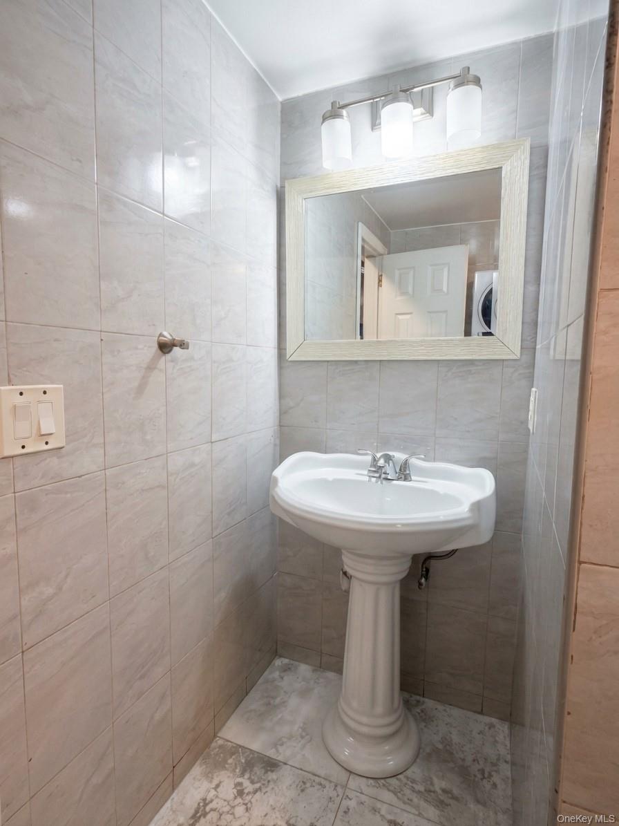 21422 Whitehall Terrace Property Photo 10