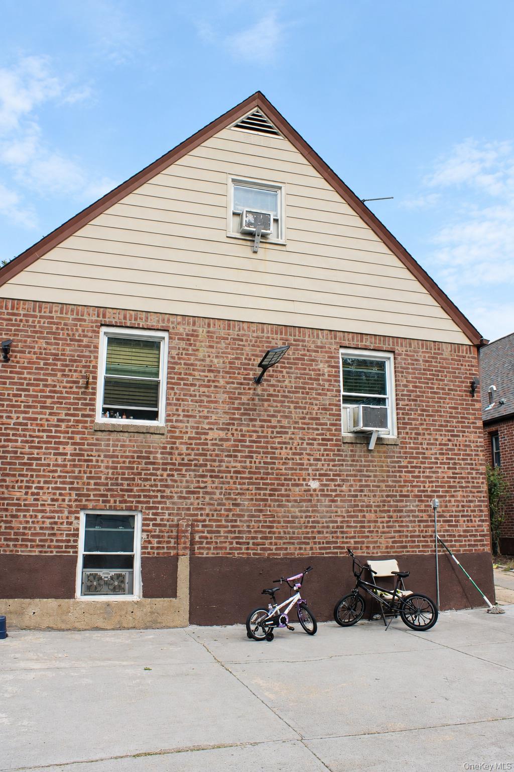 21422 Whitehall Terrace Property Photo 13