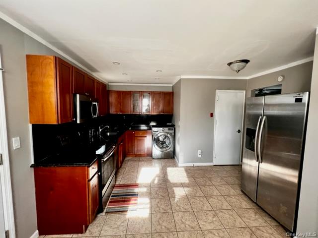 180 Elmwood Street Property Photo 3