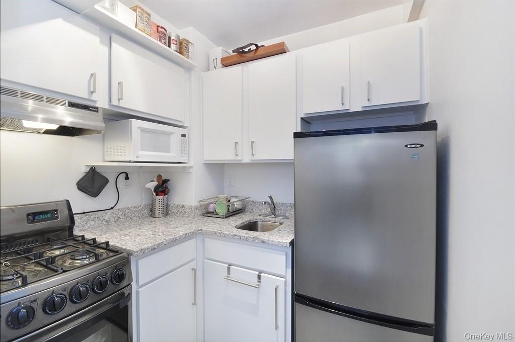 210 E 63rd Street 11b Property Photo 4