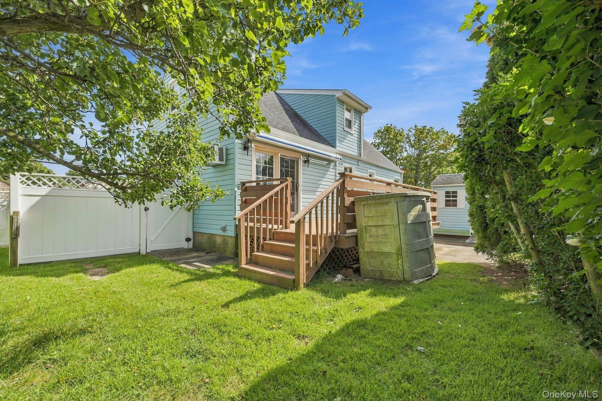 375 Catskill Avenue Property Photo 7