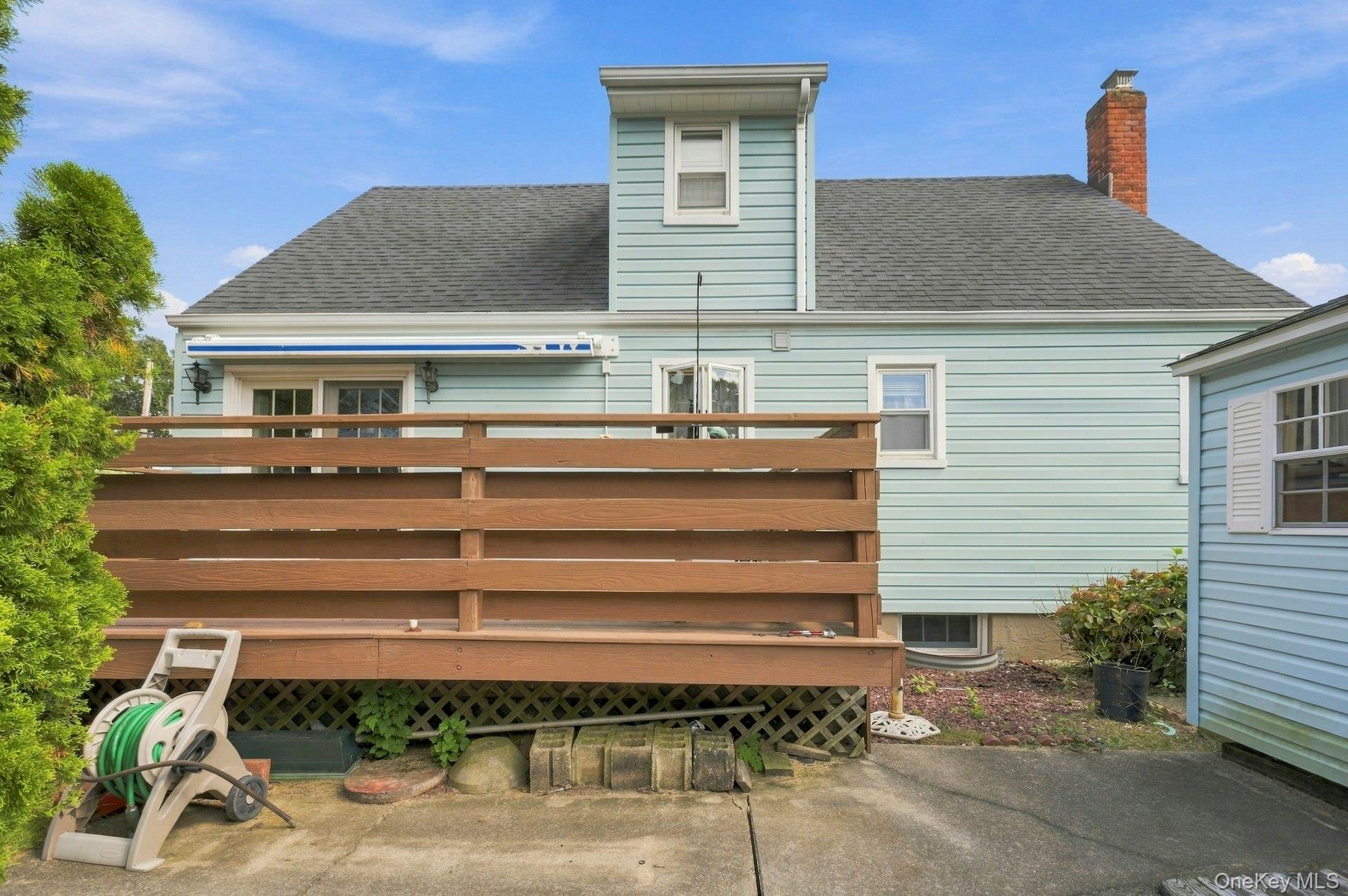 375 Catskill Avenue Property Photo 8