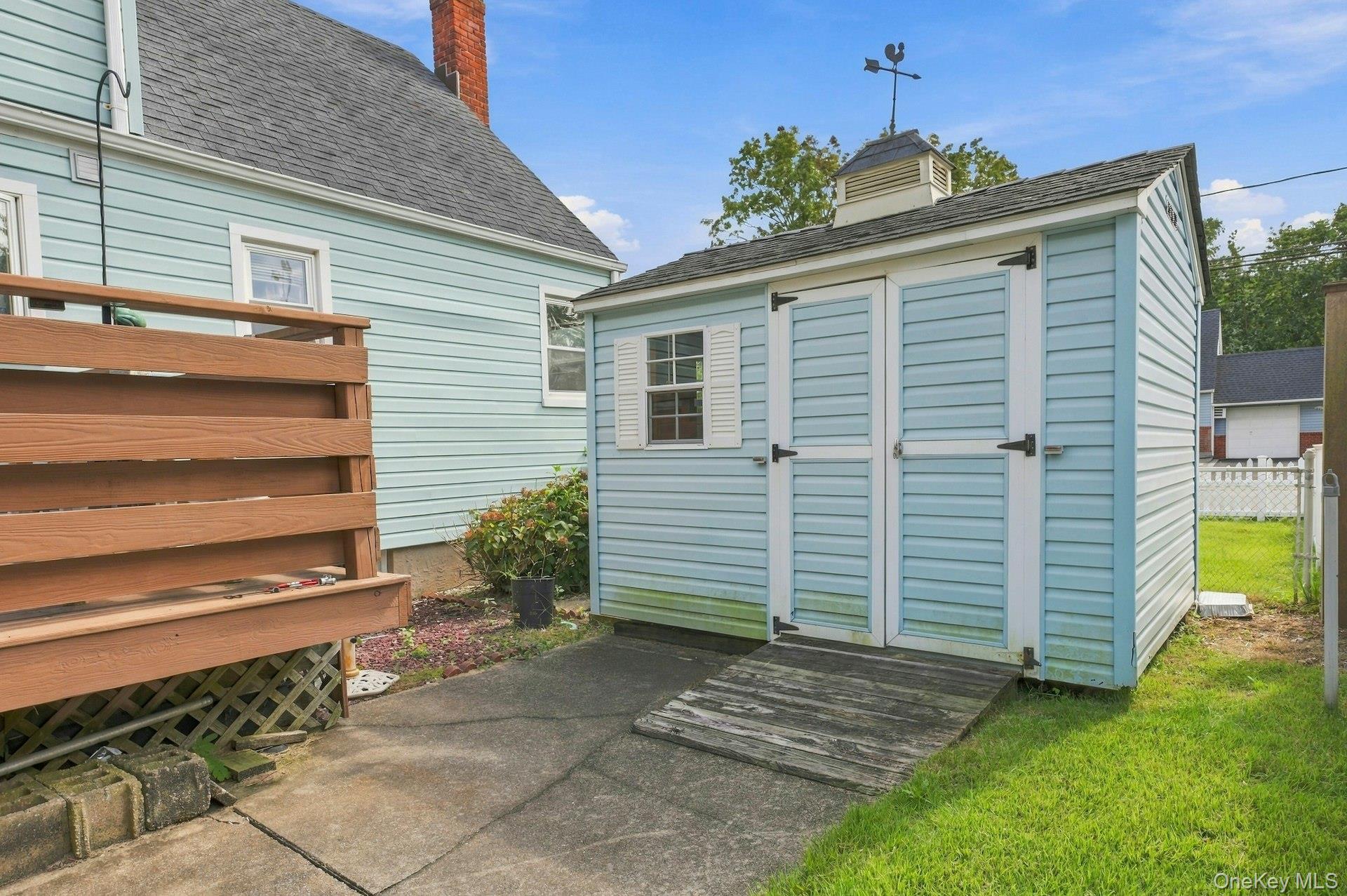 375 Catskill Avenue Property Photo 11