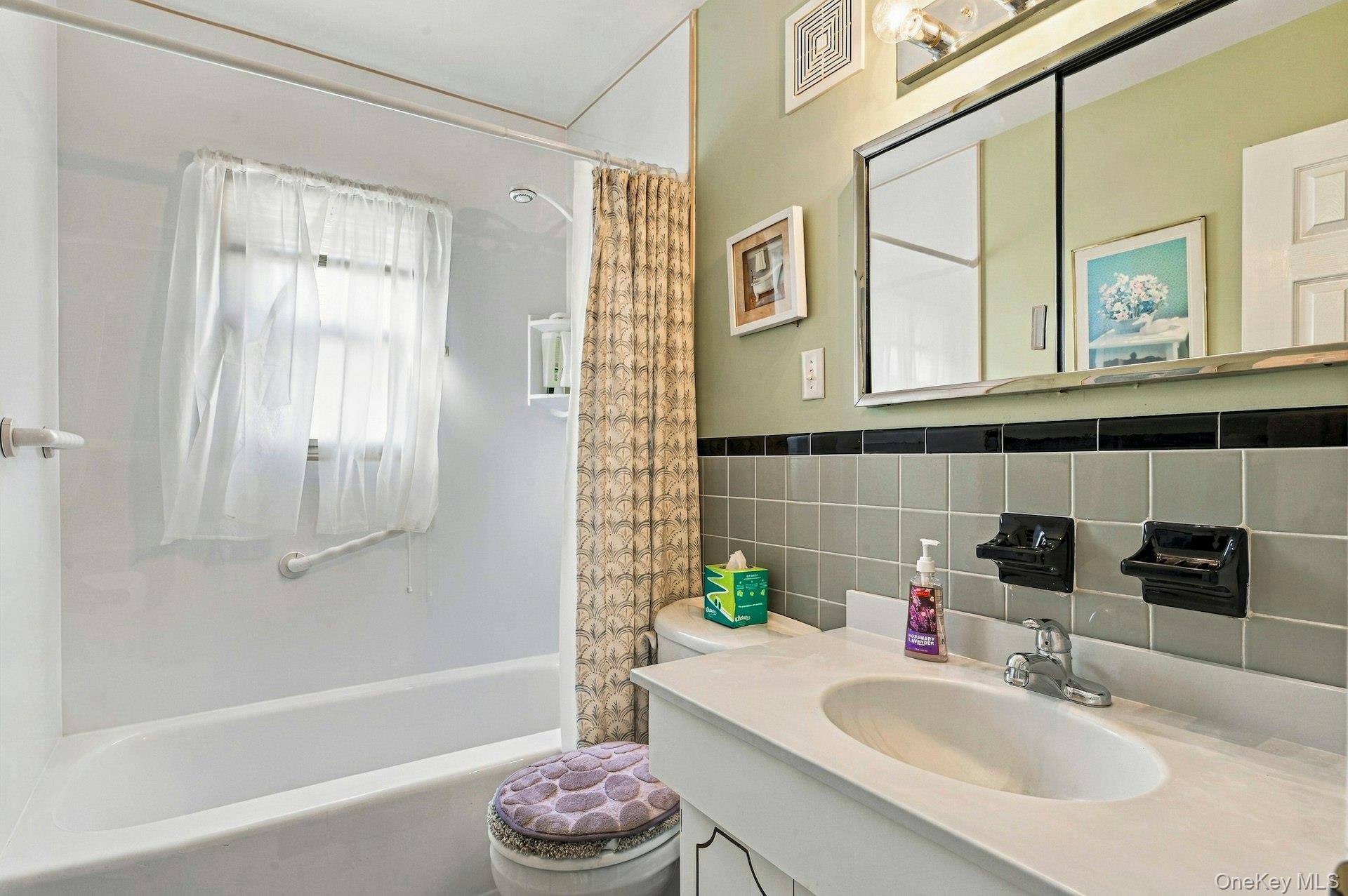 375 Catskill Avenue Property Photo 24