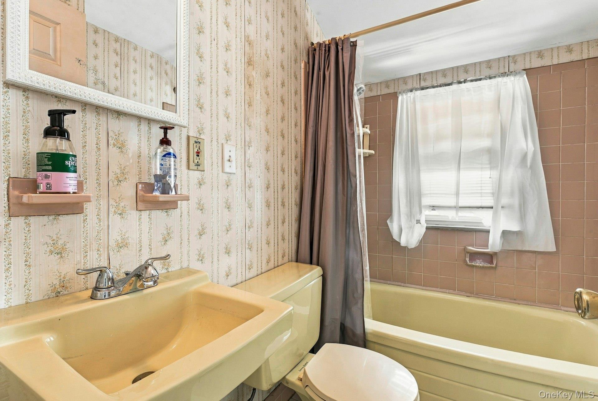 375 Catskill Avenue Property Photo 28