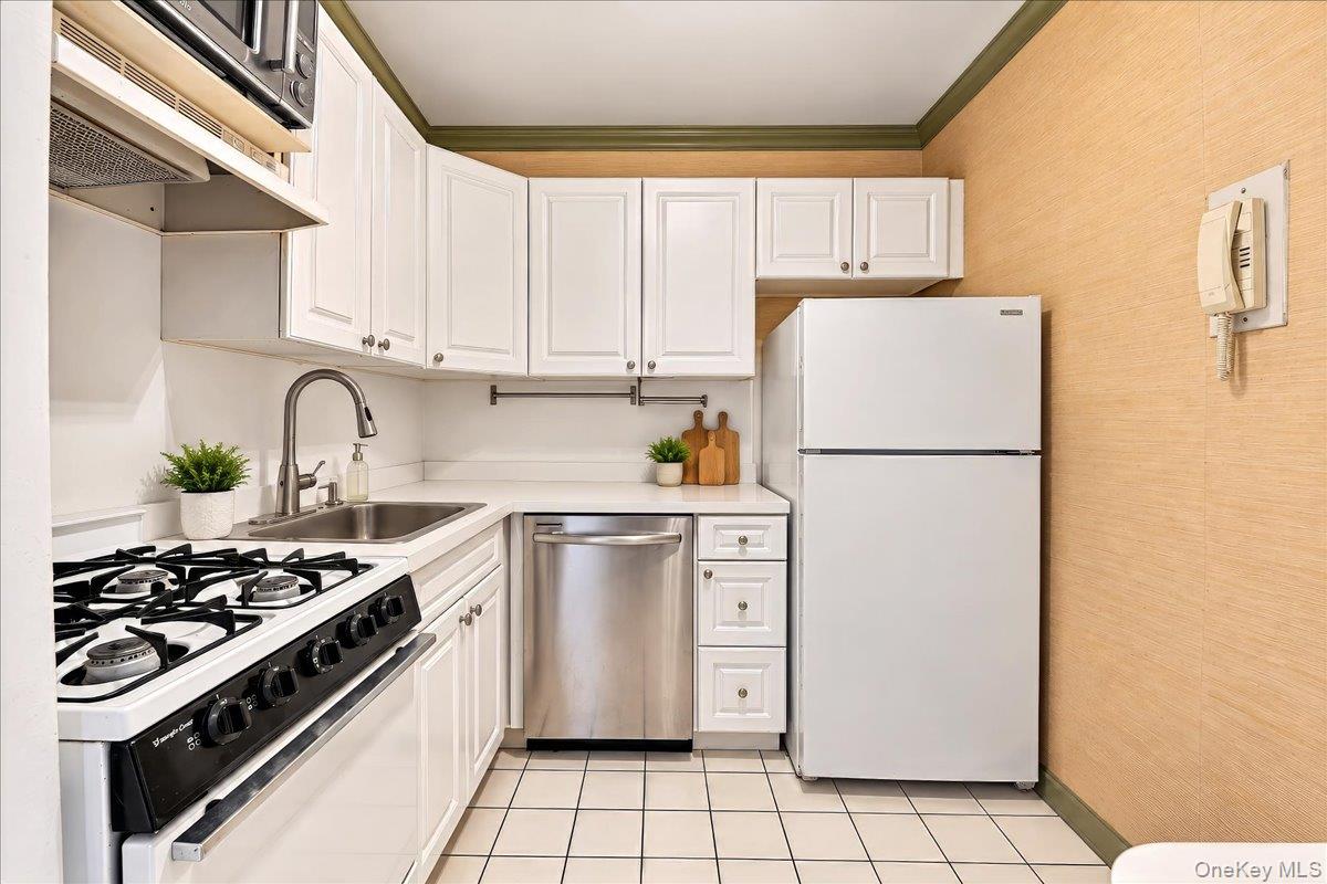 5900 Arlington Avenue 15e Property Photo 4