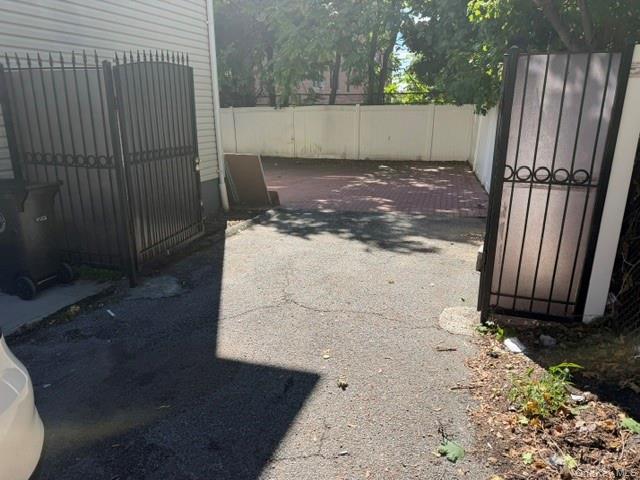 461 Beach 22nd Street Property Photo 17