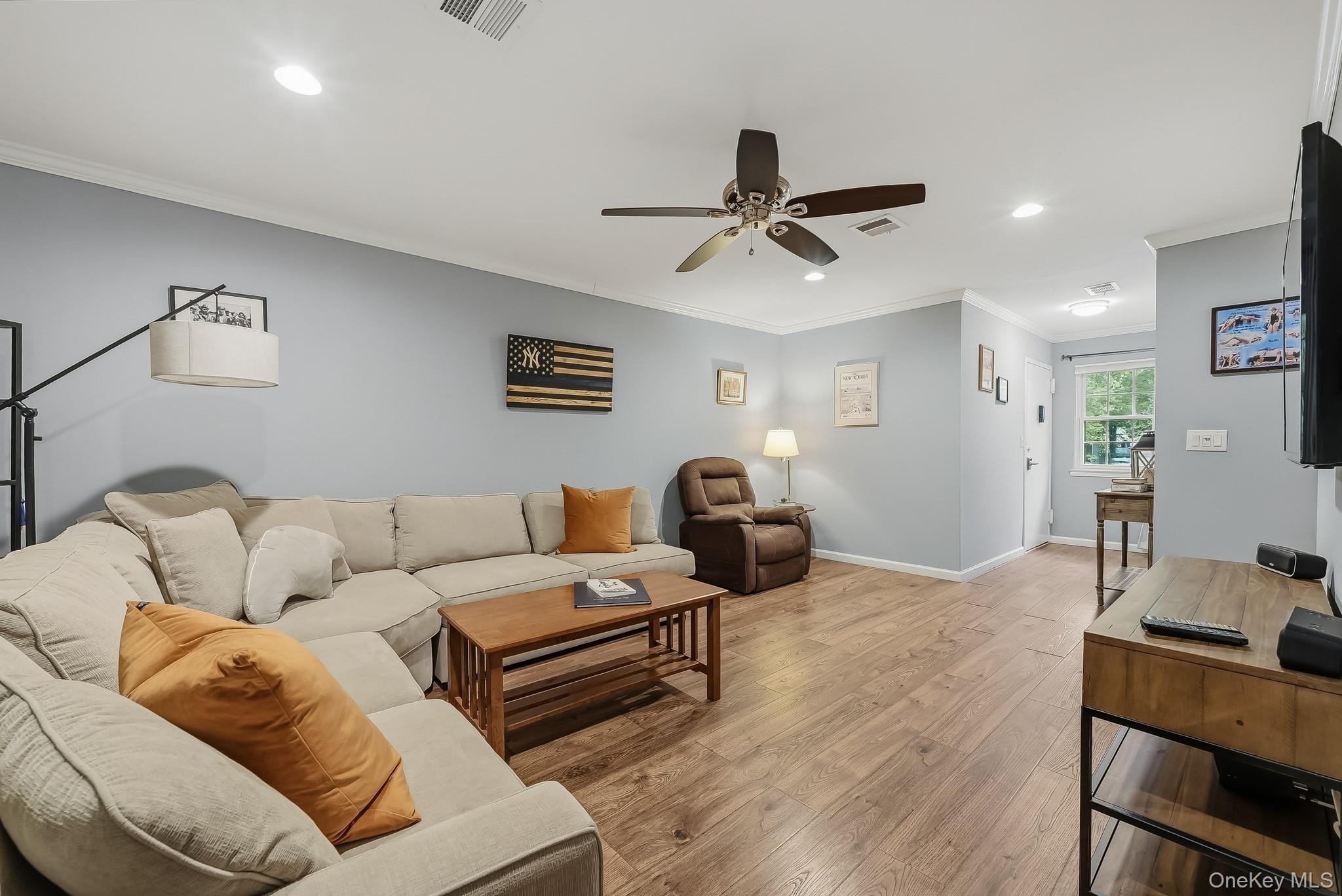 446 Somerset Drive L Property Photo 10