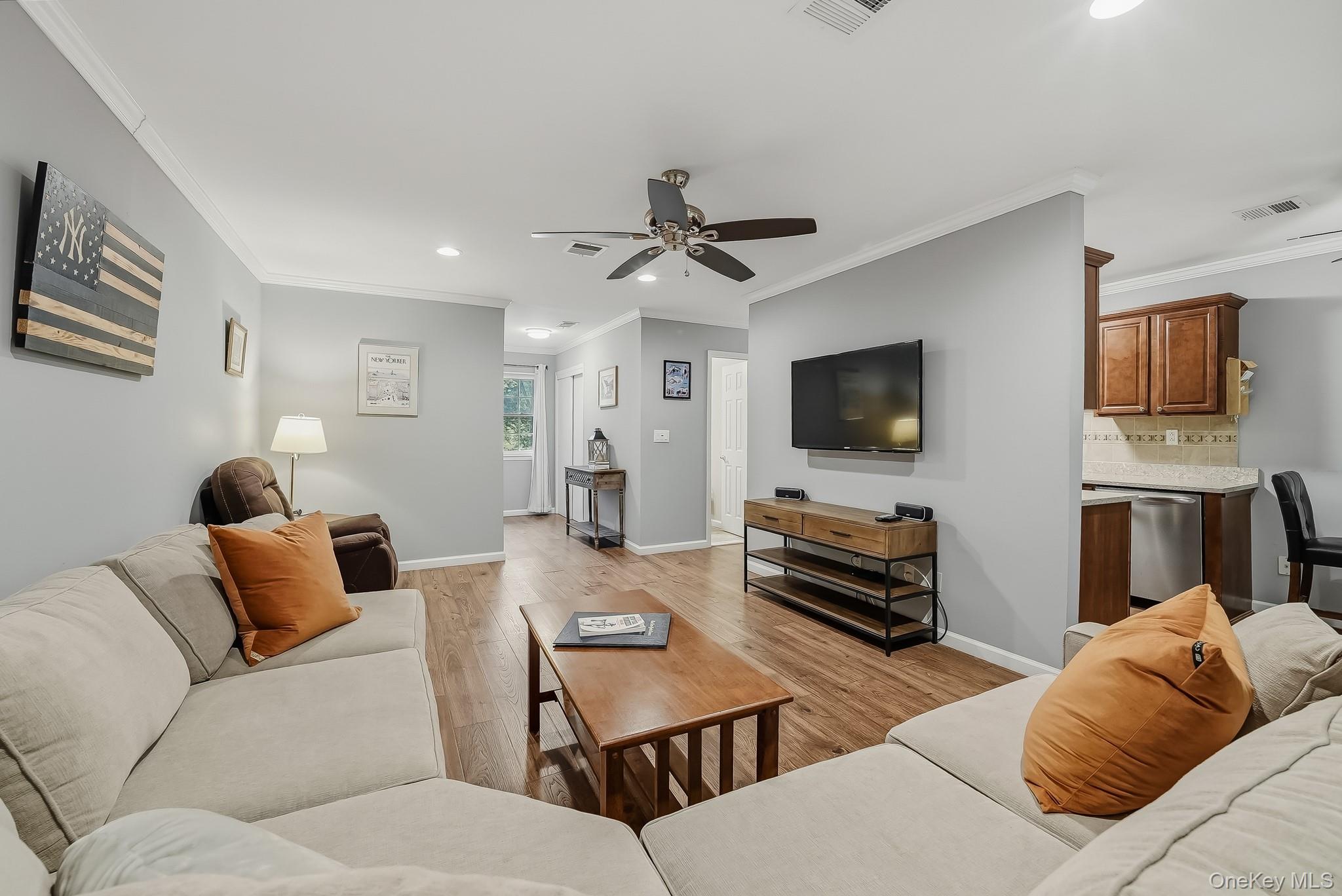 446 Somerset Drive L Property Photo 12