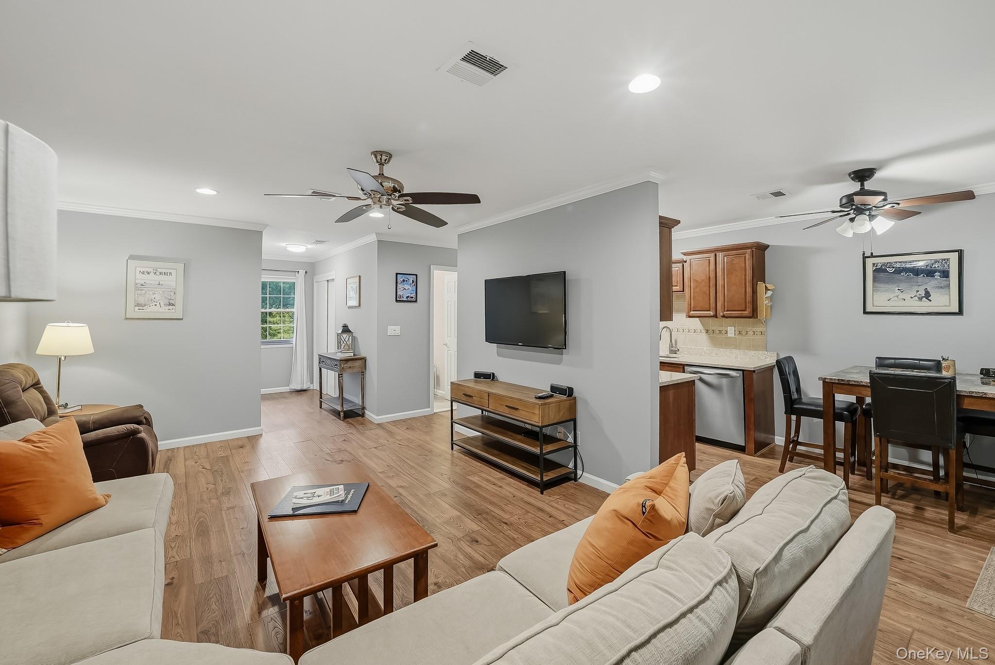 446 Somerset Drive L Property Photo 13