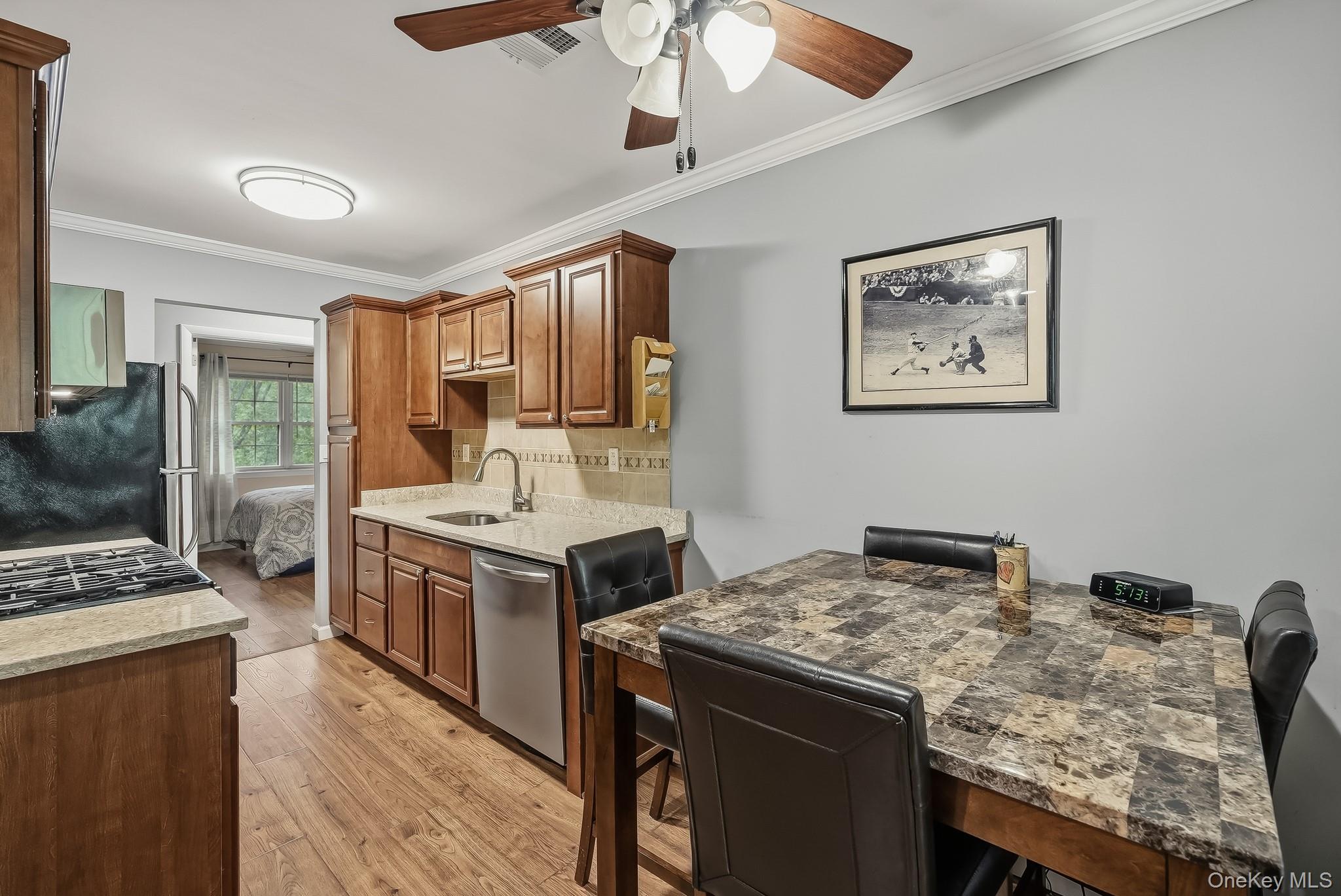446 Somerset Drive L Property Photo 14
