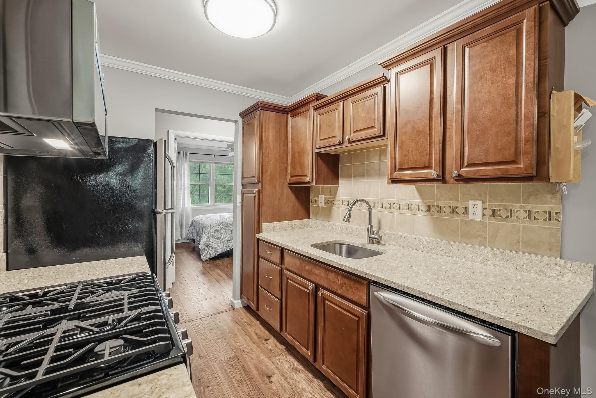 446 Somerset Drive L Property Photo 16