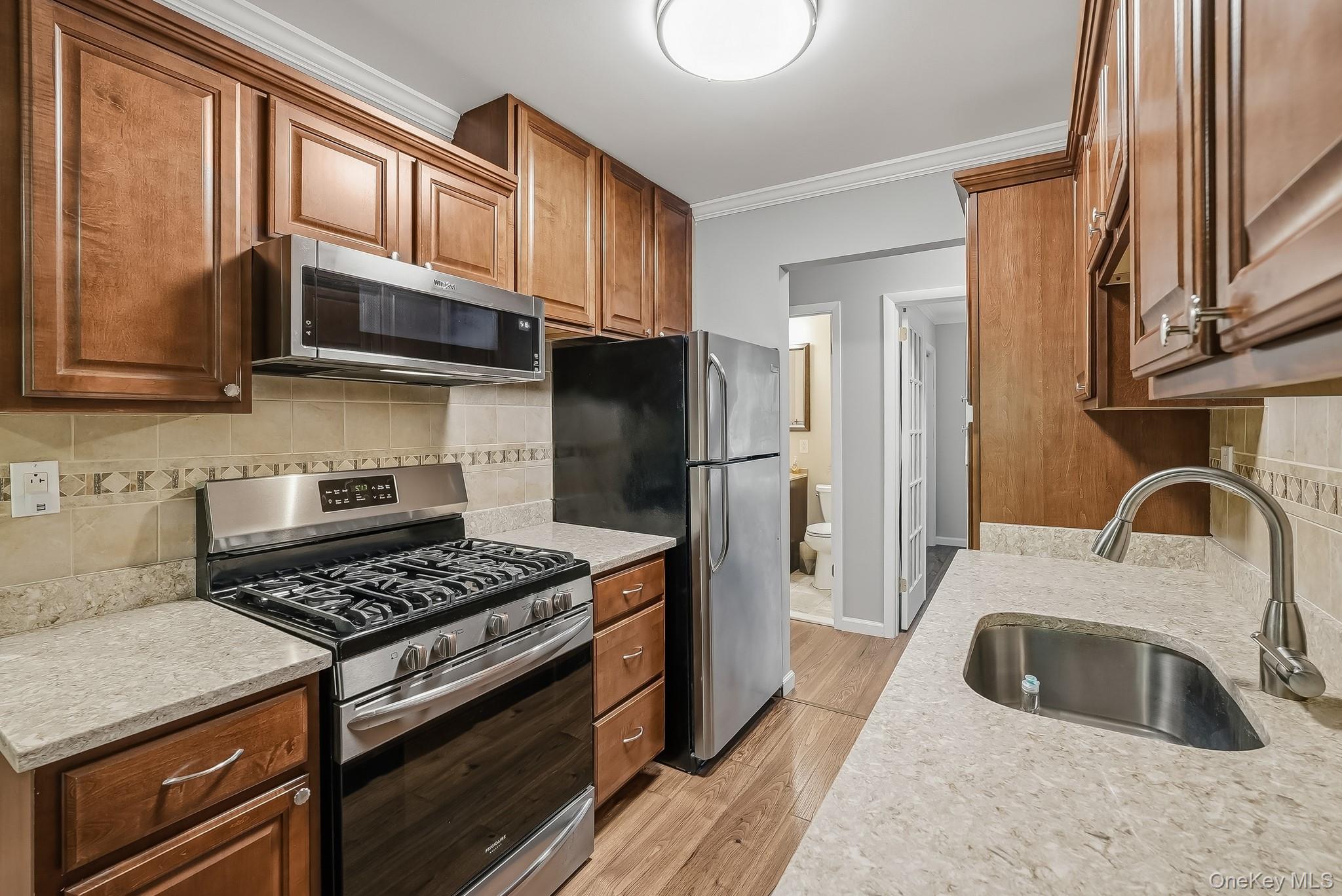 446 Somerset Drive L Property Photo 17