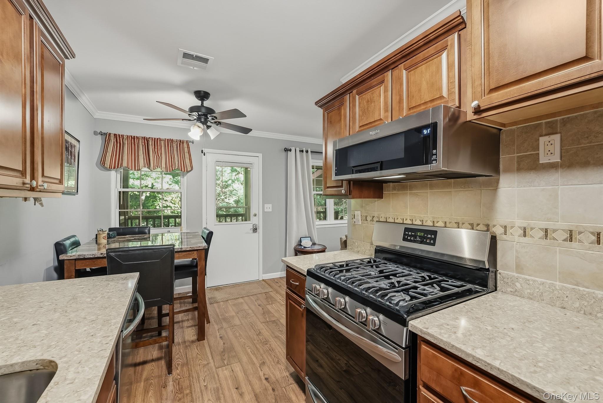 446 Somerset Drive L Property Photo 18