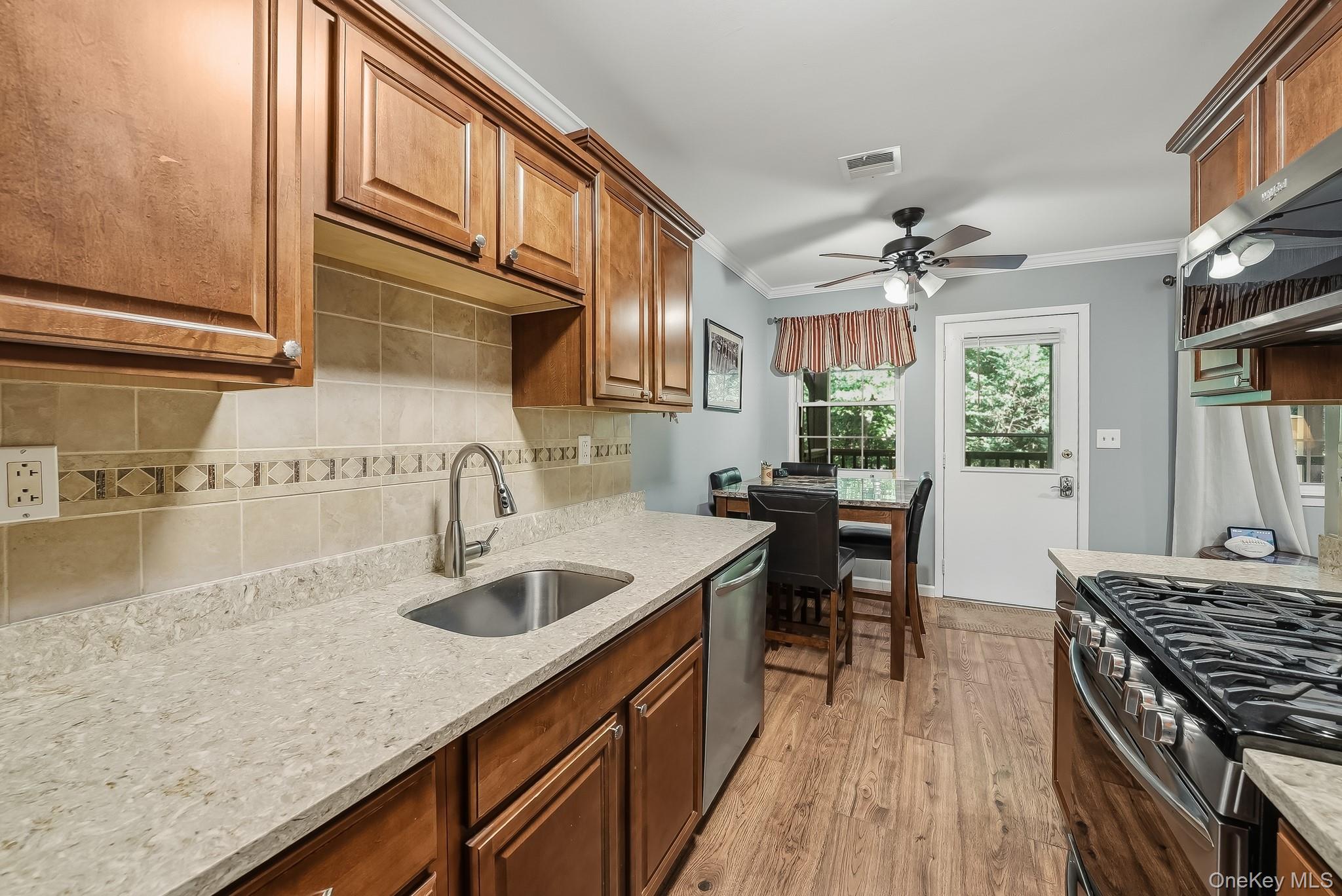 446 Somerset Drive L Property Photo 20