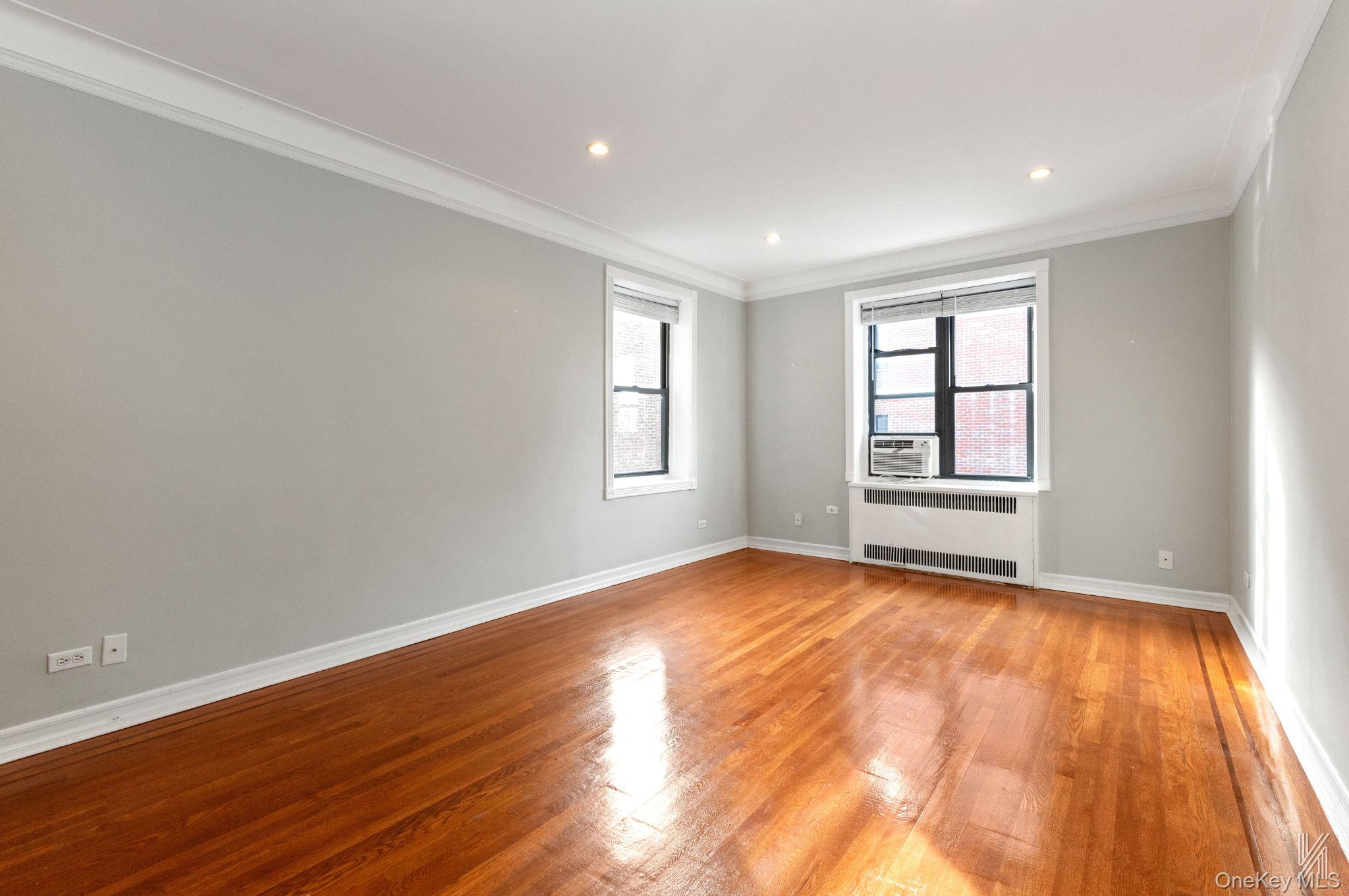 25-40 31st Avenue 6e Property Photo 2