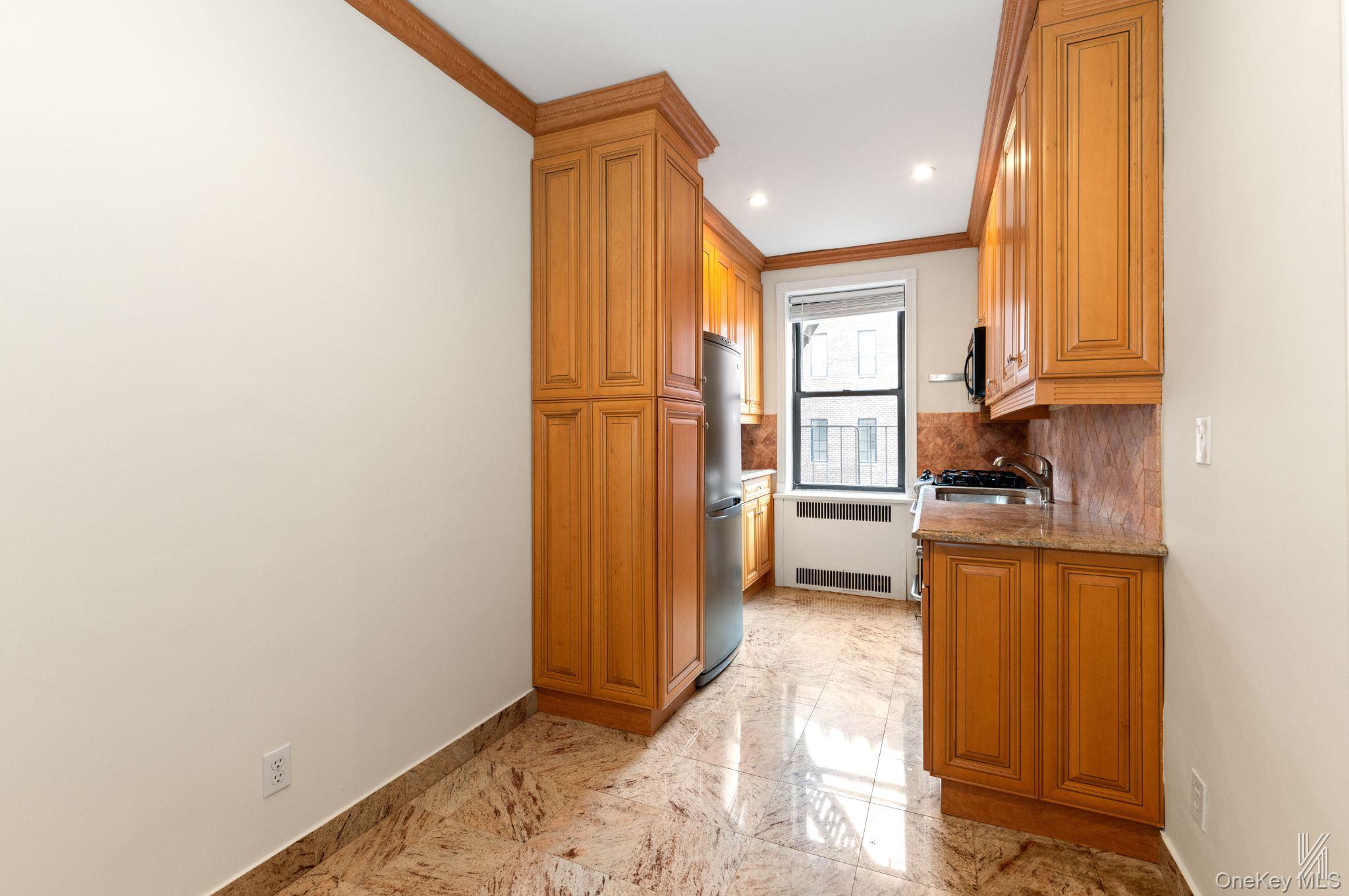 25-40 31st Avenue 6e Property Photo 8