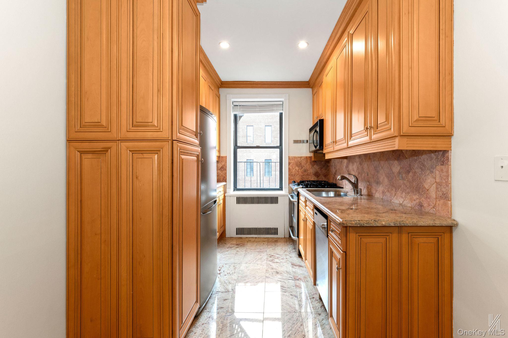 25-40 31st Avenue 6e Property Photo 9