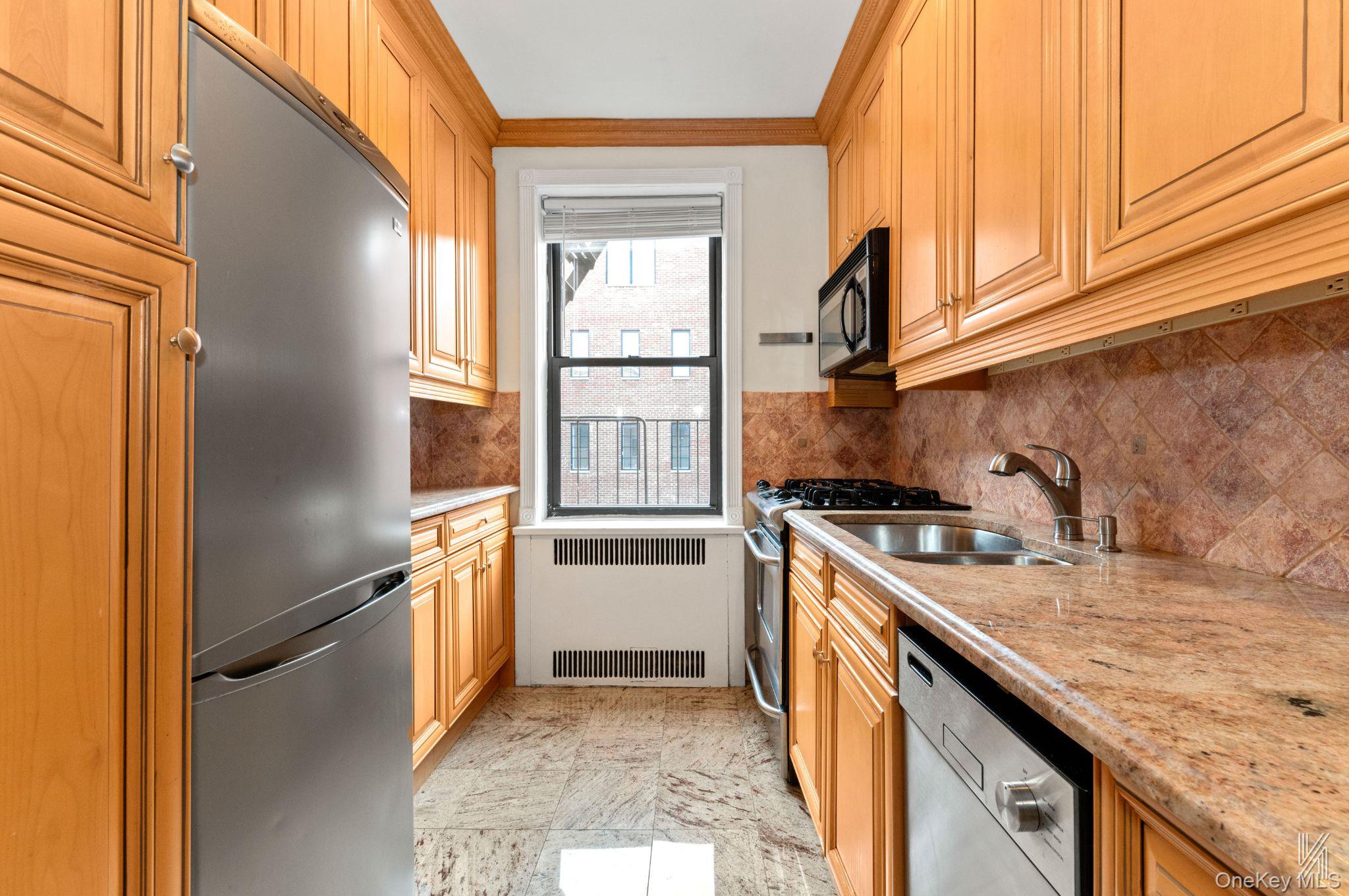 25-40 31st Avenue 6e Property Photo 10