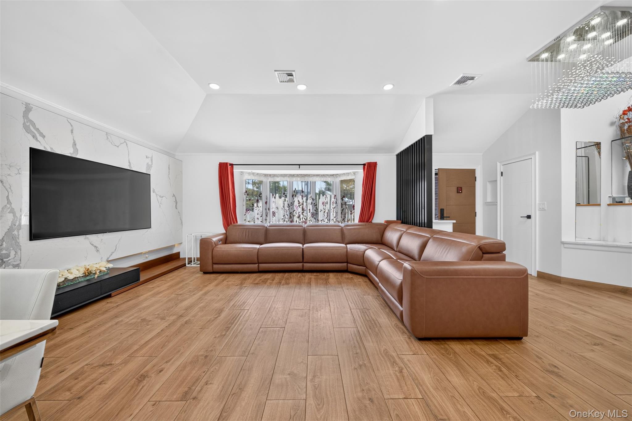 76 Marcus Avenue Property Photo 6