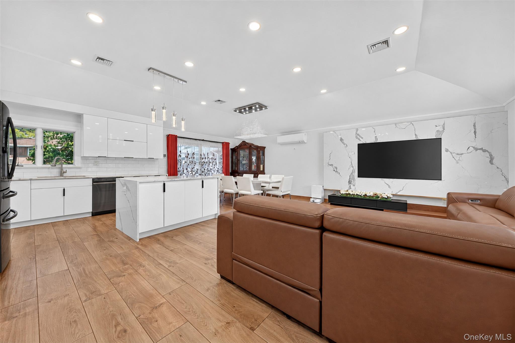 76 Marcus Avenue Property Photo 8