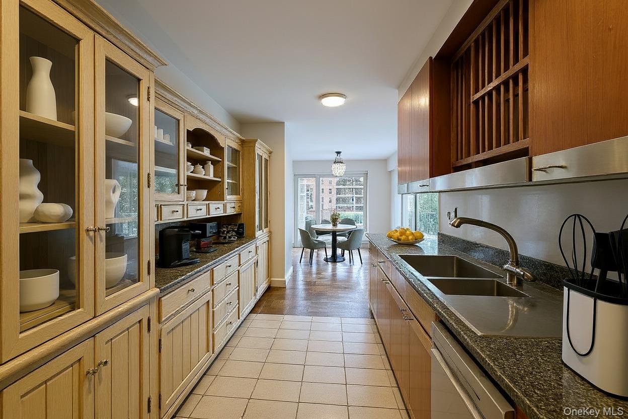 166-25 Powells Cove Boulevard 3f Property Photo 10