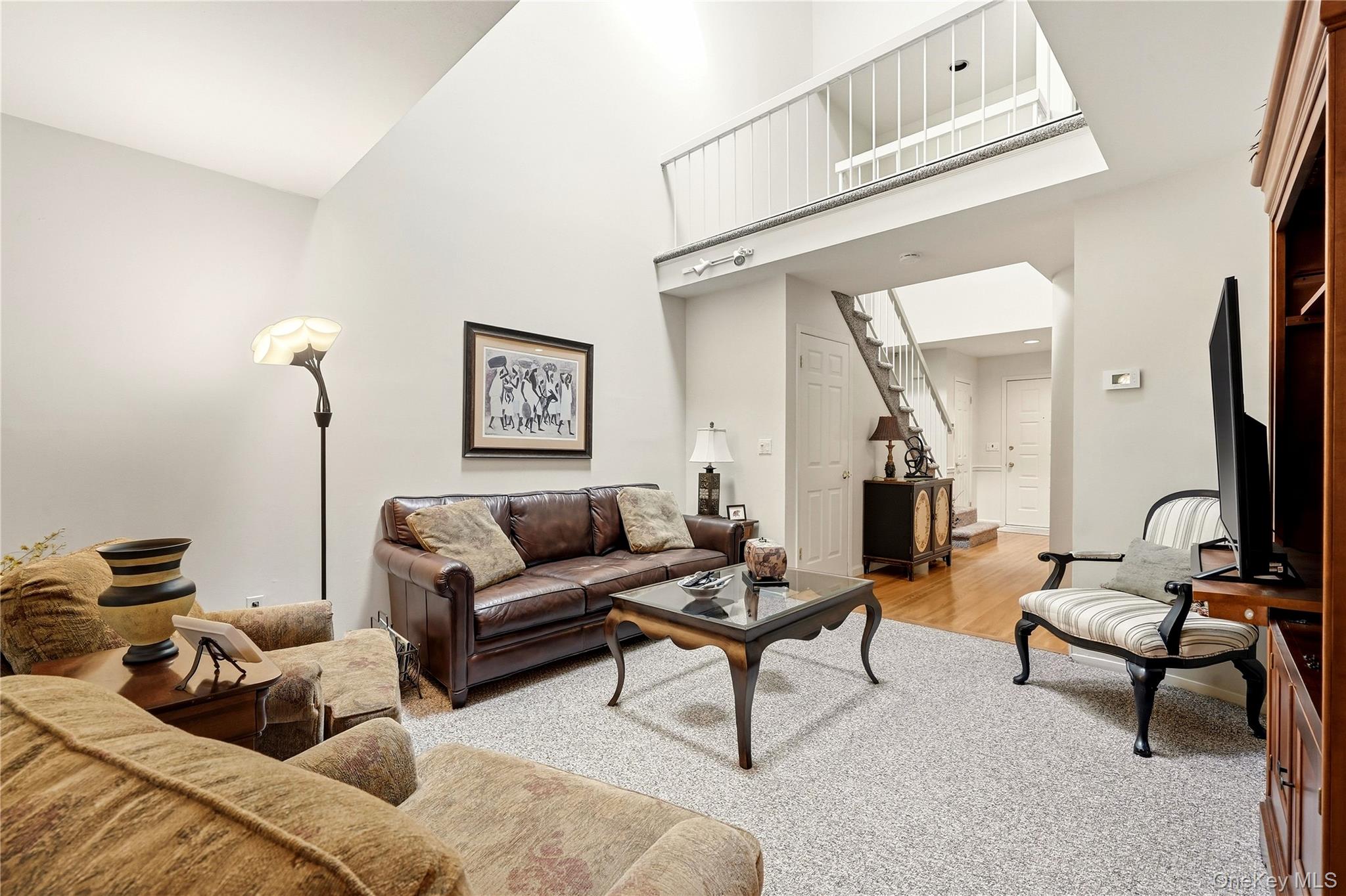 28 Hampton Court Property Photo 9