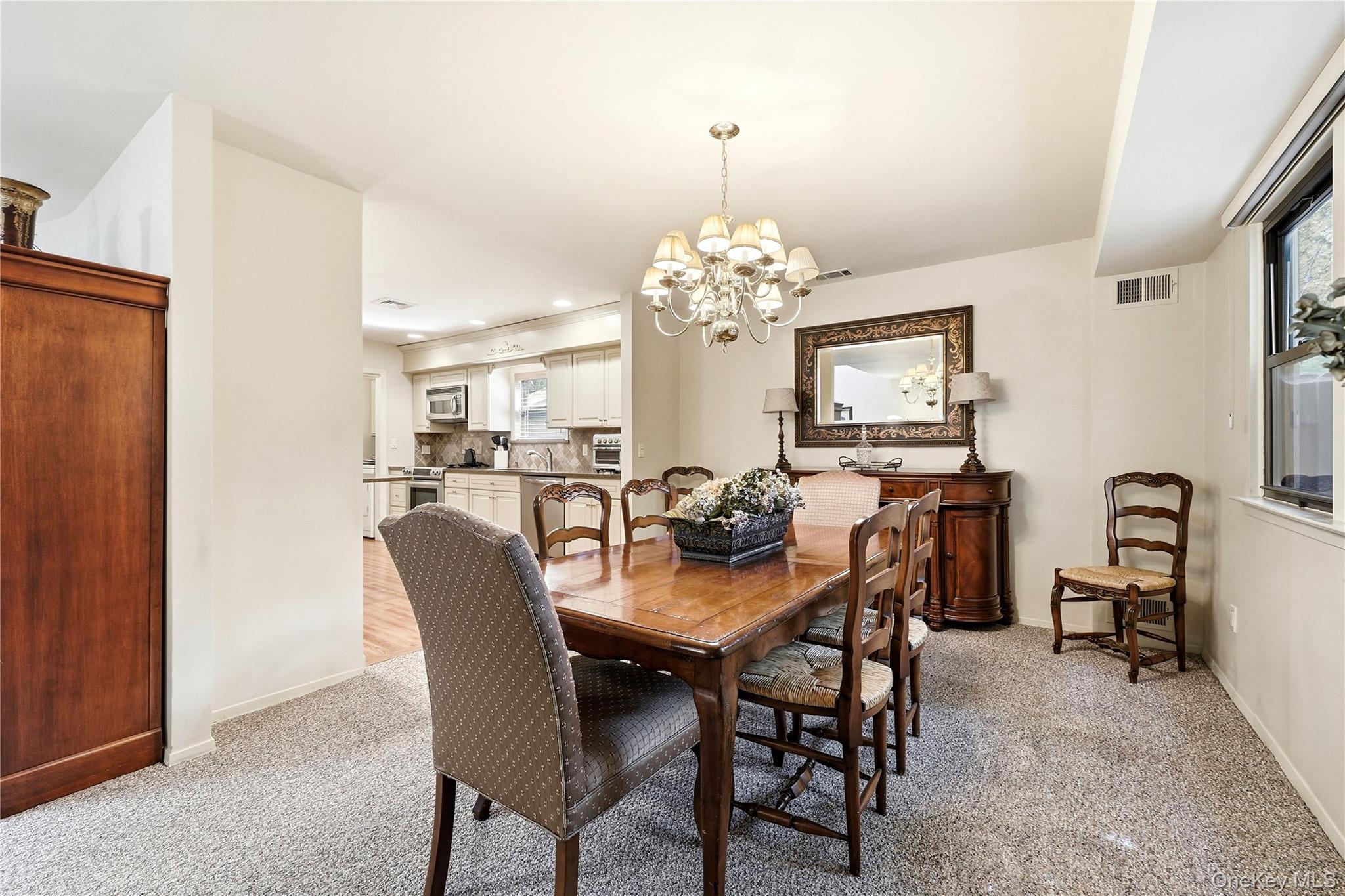 28 Hampton Court Property Photo 16