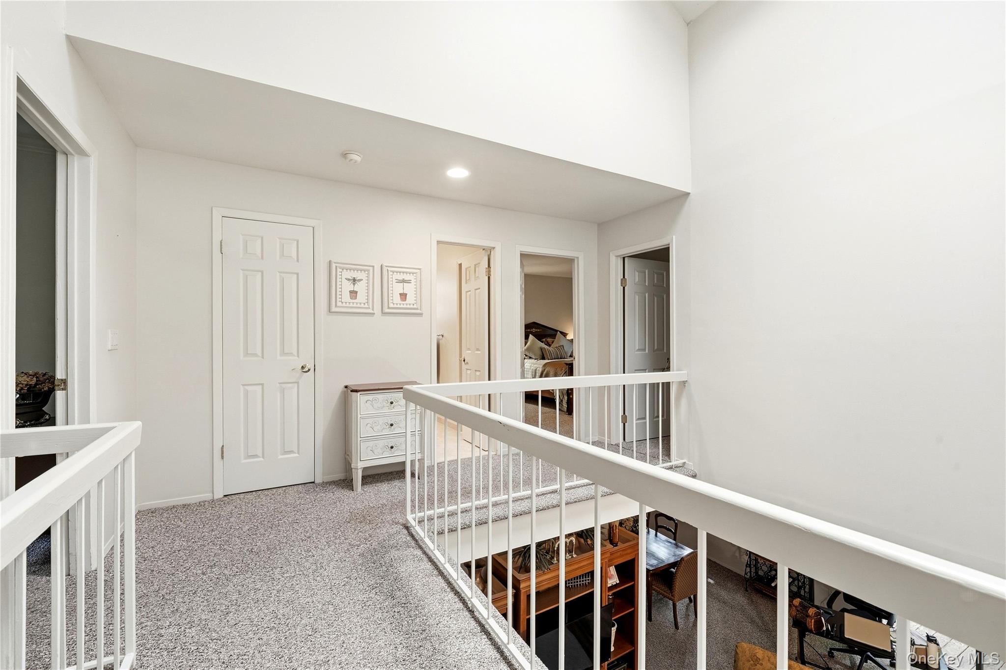 28 Hampton Court Property Photo 22