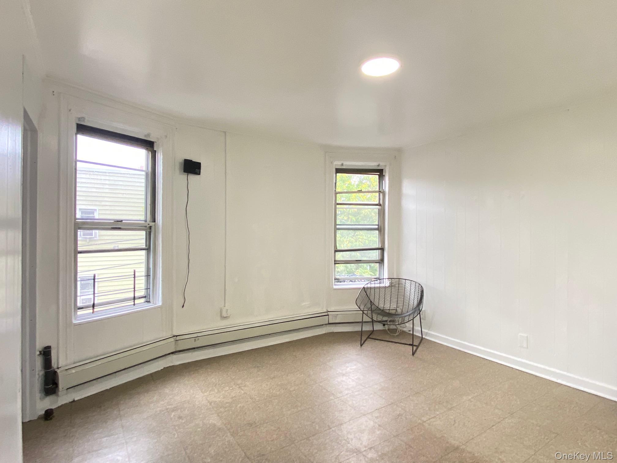1463 Saint Lawrence Avenue 3 Property Photo 7