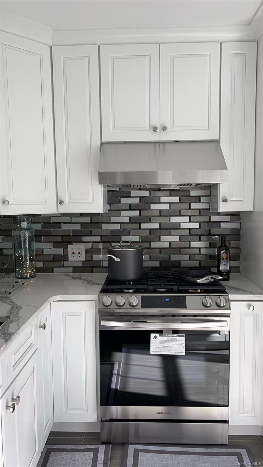 531 Ashford Avenue Property Photo 1