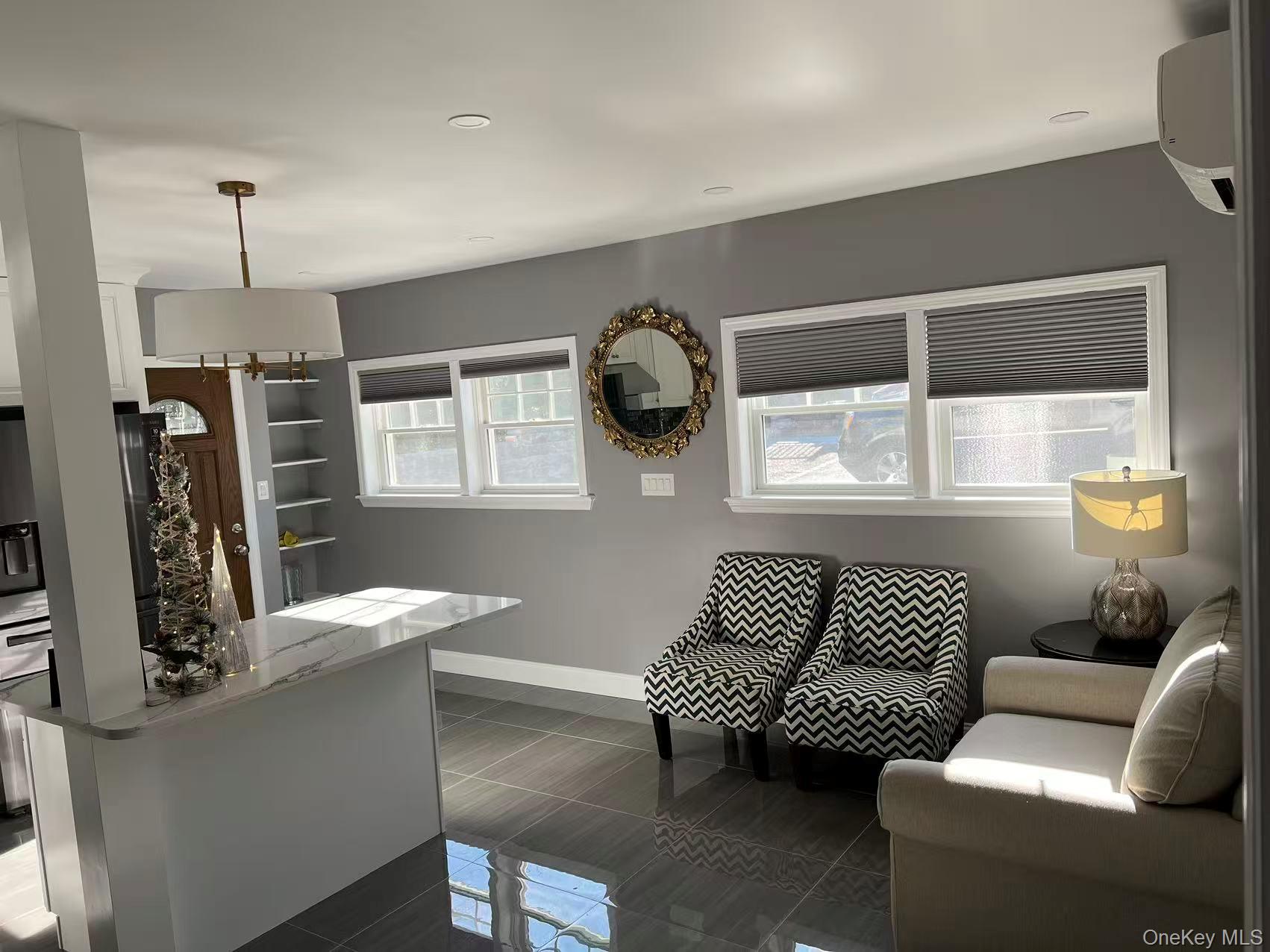 531 Ashford Avenue Property Photo 3