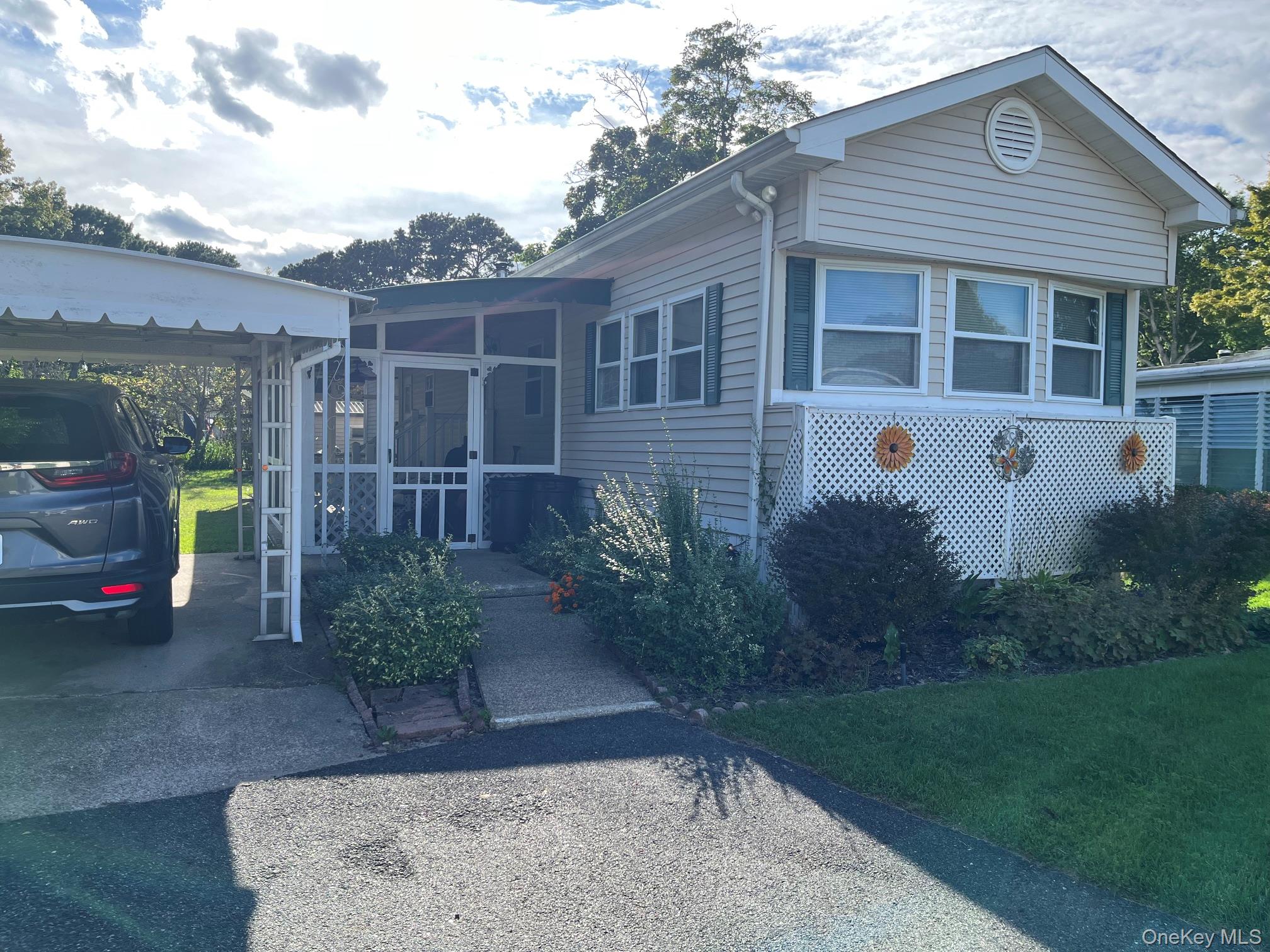 1661 Old Country Rd 282 Property Photo 1