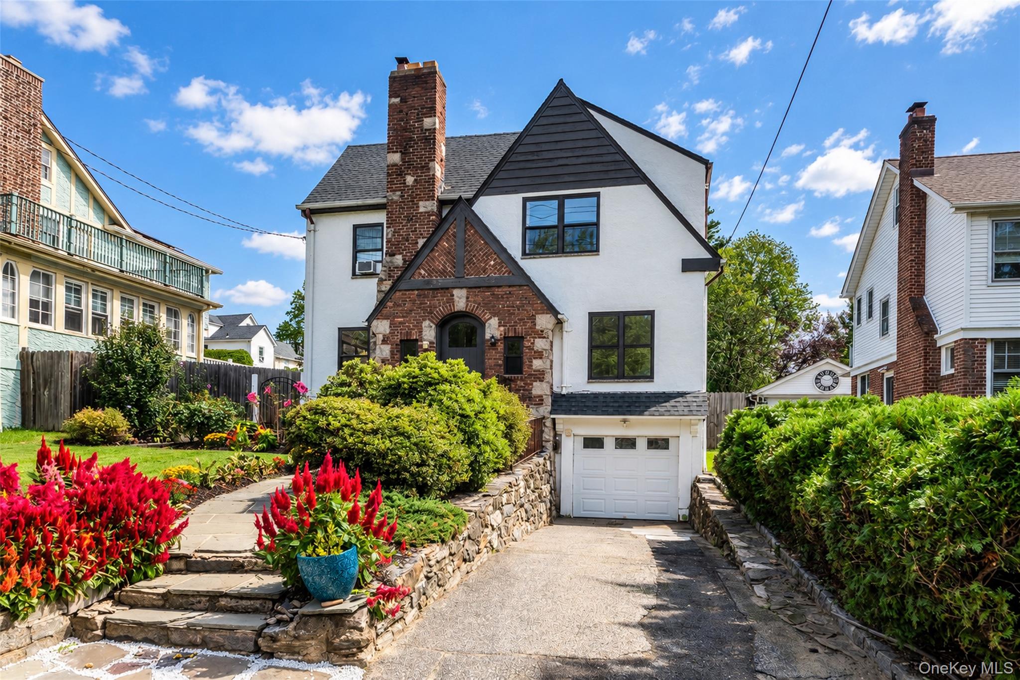 887 Webster Avenue Property Photo 1