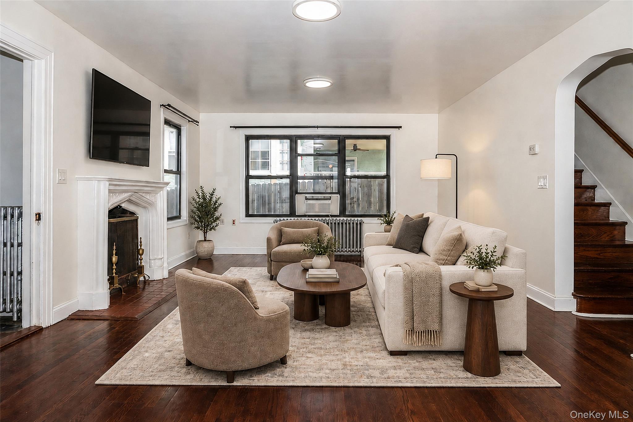 887 Webster Avenue Property Photo 3