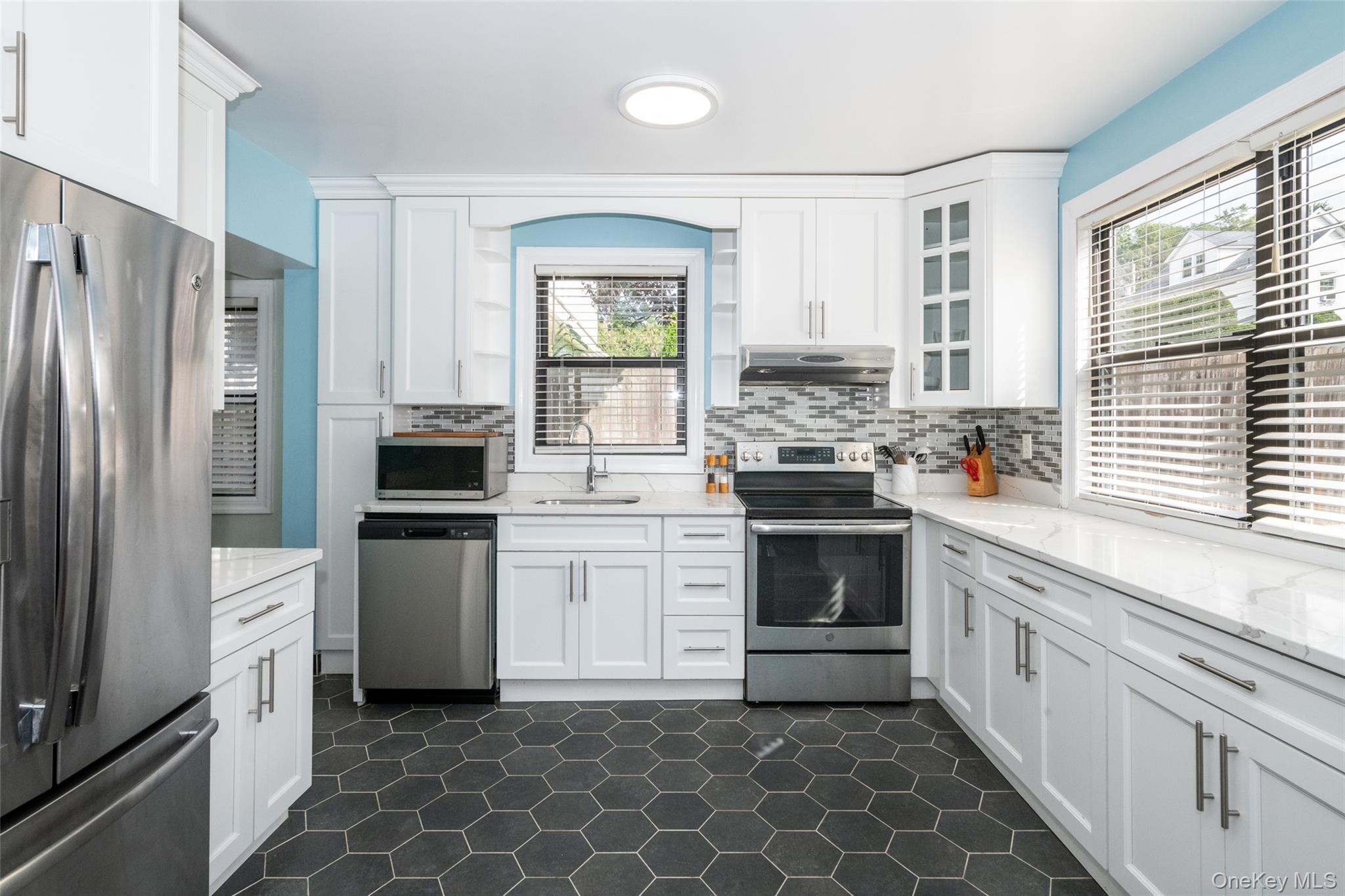 887 Webster Avenue Property Photo 10